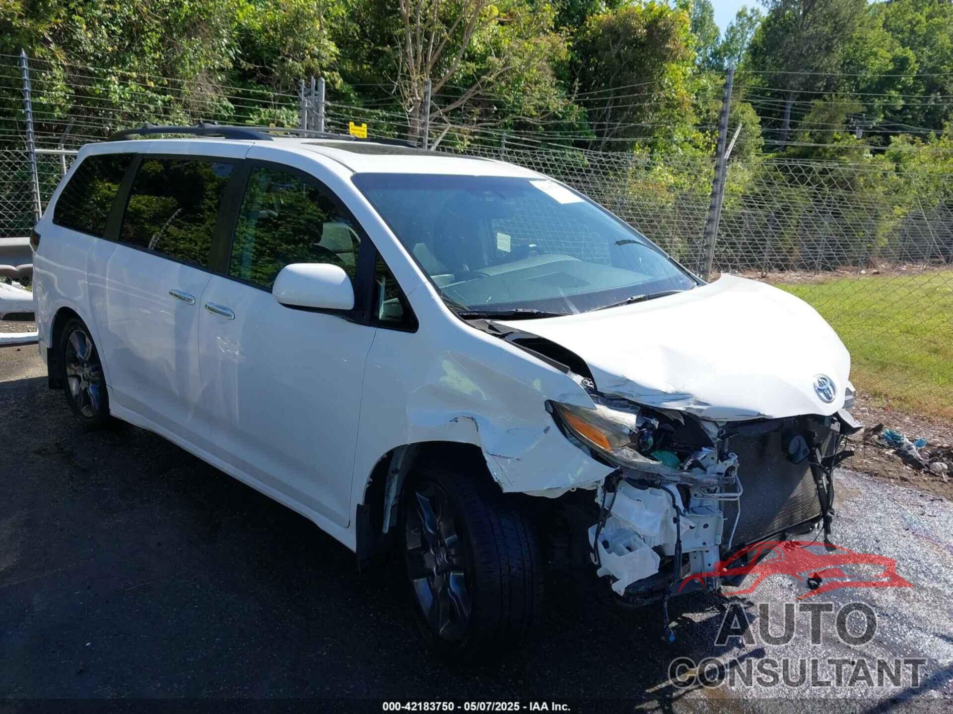 TOYOTA SIENNA 2015 - 5TDXK3DC0FS657546