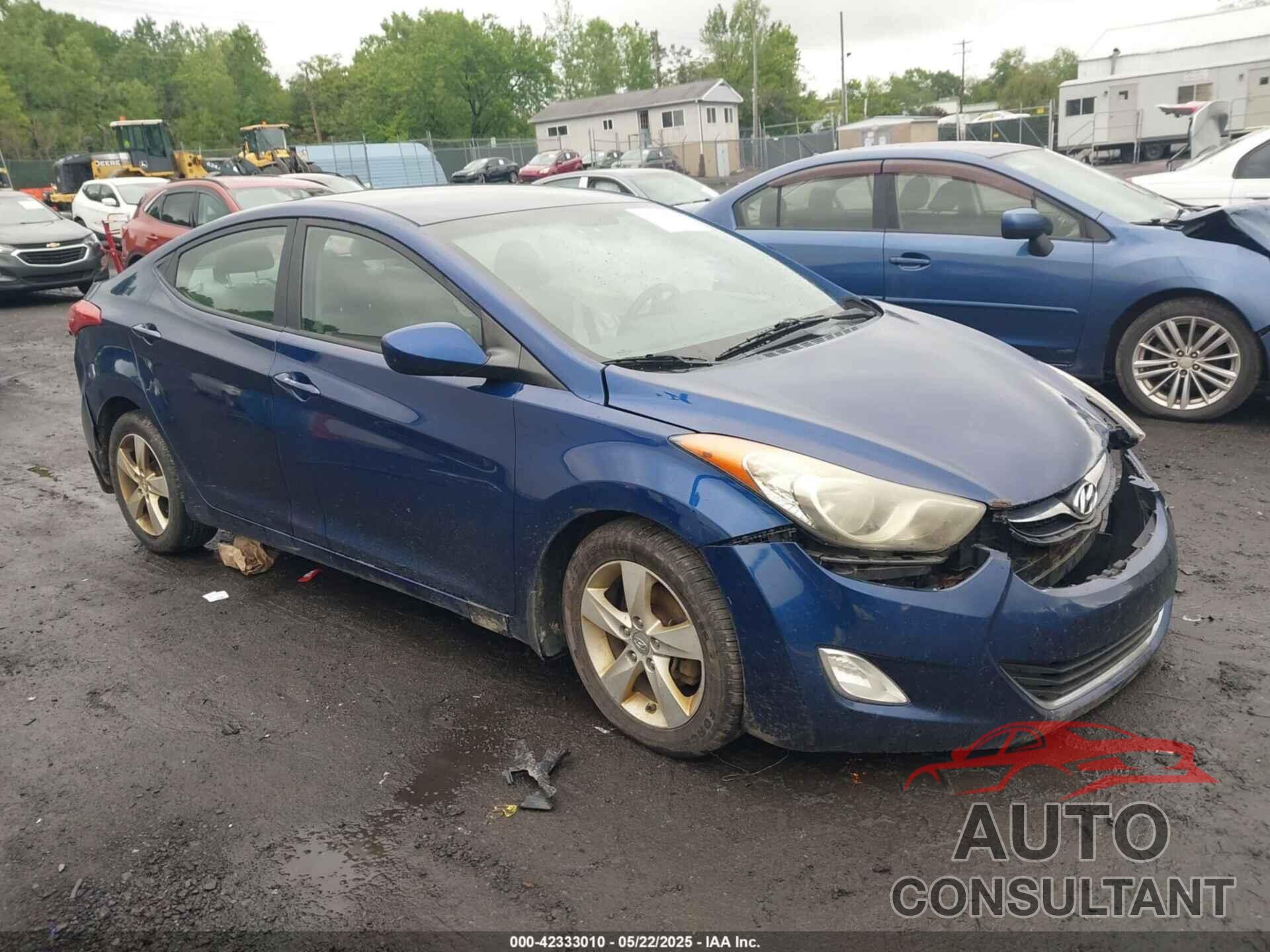 HYUNDAI ELANTRA 2013 - KMHDH4AE8DU758688