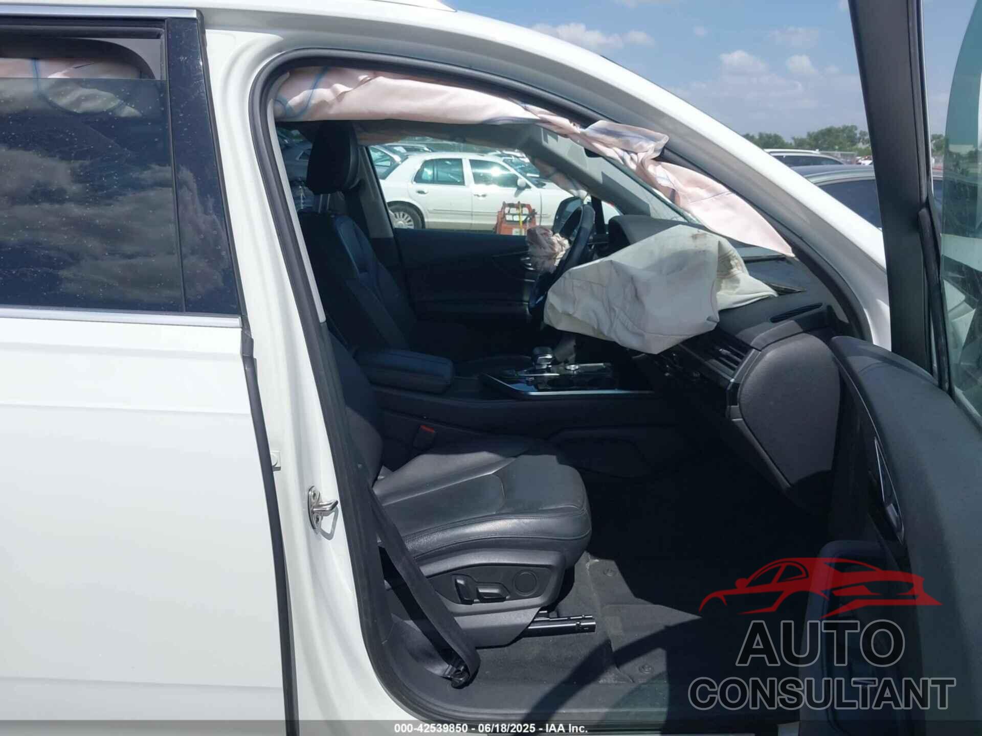 AUDI Q7 2019 - WA1LAAF75KD044439