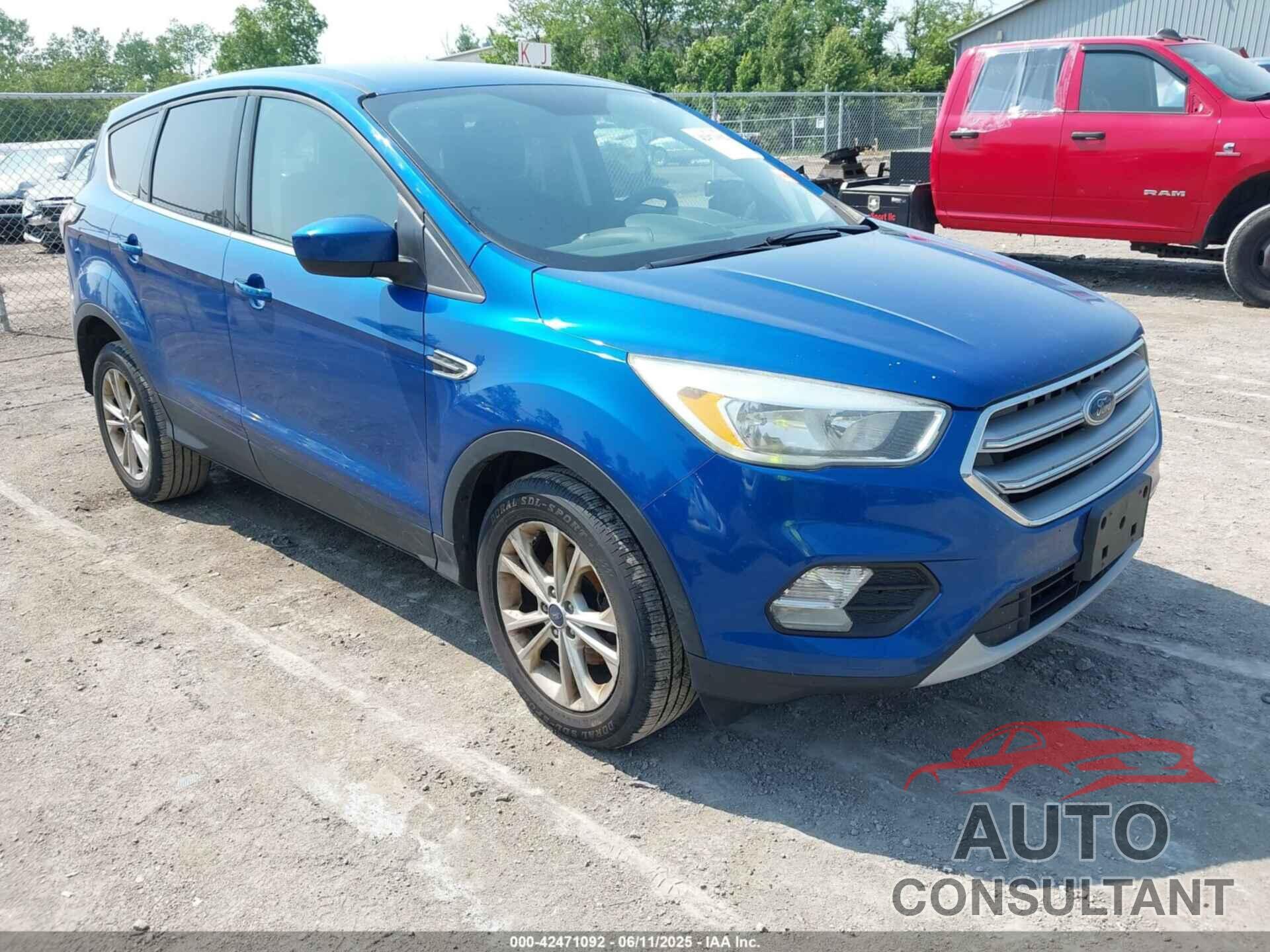 FORD ESCAPE 2017 - 1FMCU0GD4HUD27429