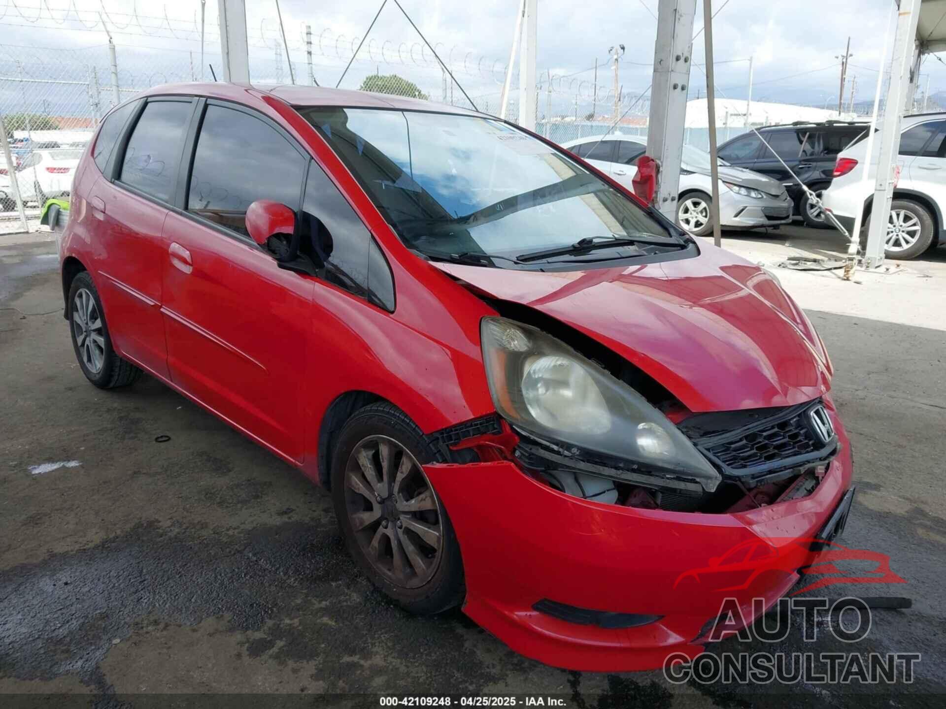 HONDA FIT 2013 - JHMGE8H55DC026546