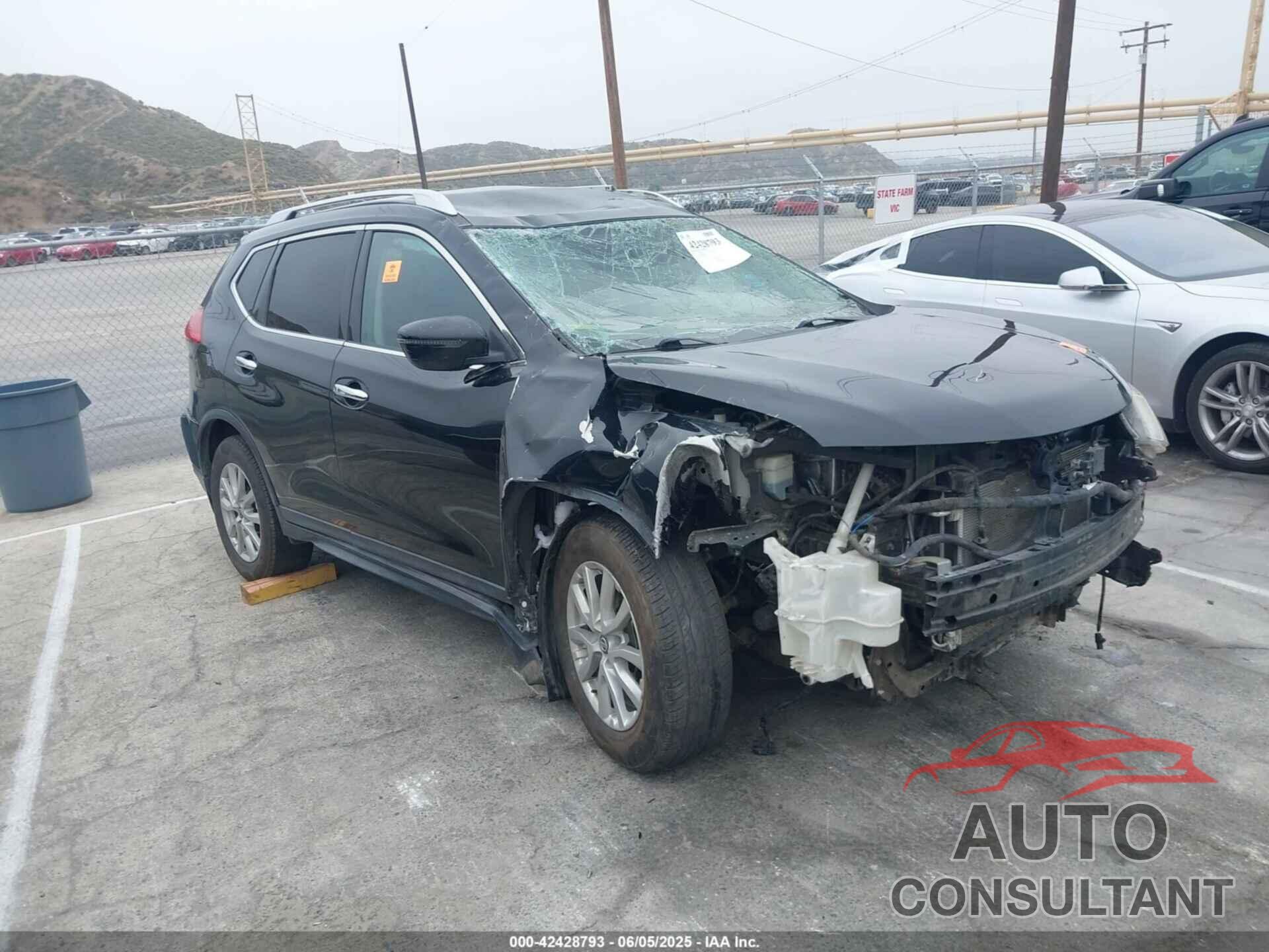 NISSAN ROGUE 2017 - KNMAT2MT2HP572573