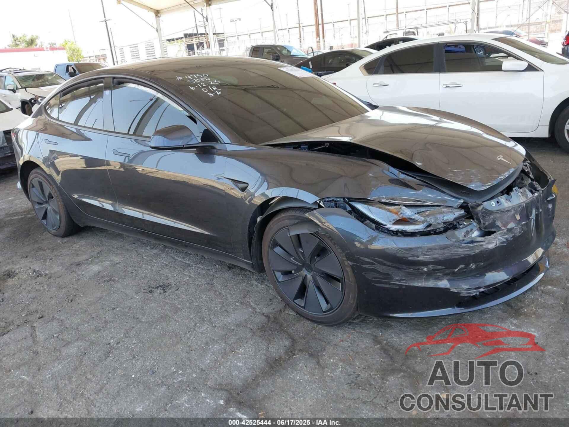 TESLA MODEL 3 2025 - 5YJ3E1EA5SF978214