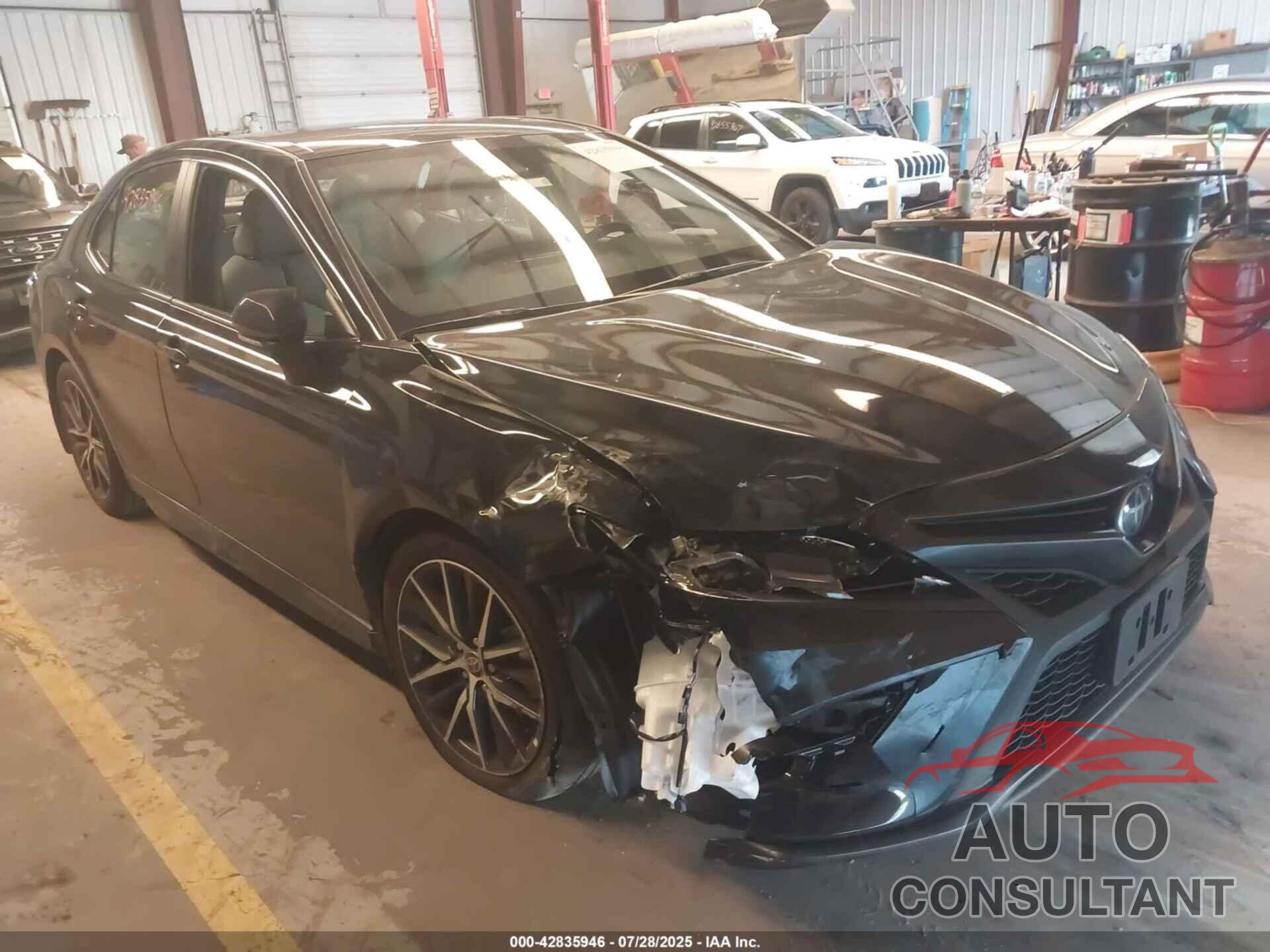 TOYOTA CAMRY 2023 - 4T1G11BK0PU102493