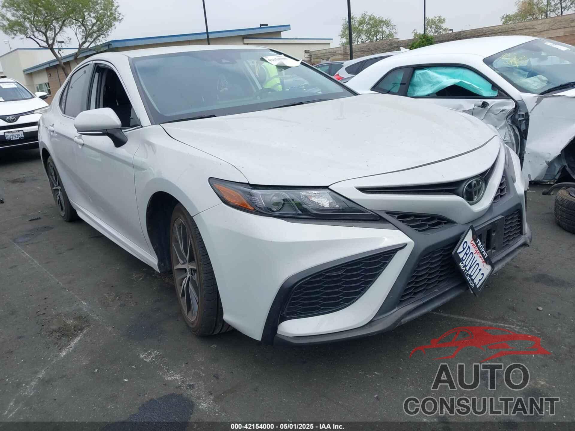 TOYOTA CAMRY 2022 - 4T1G11AK5NU054097