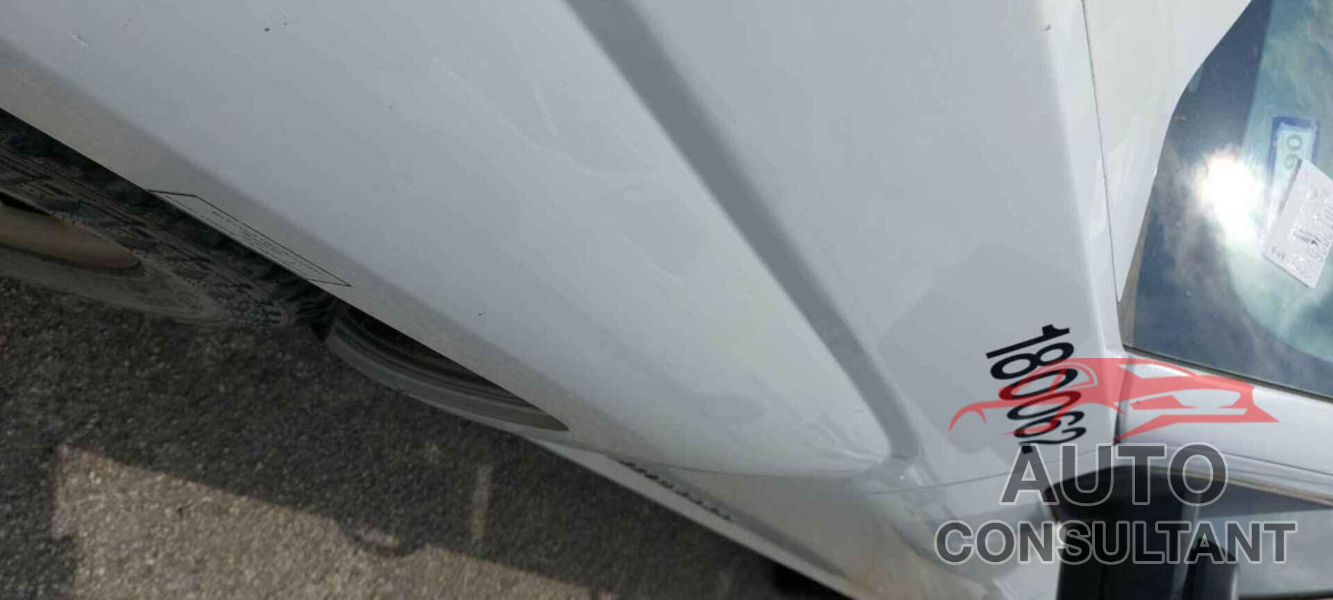 CHEVROLET SILVERADO 2018 - 3GCUKNEC5JG322044