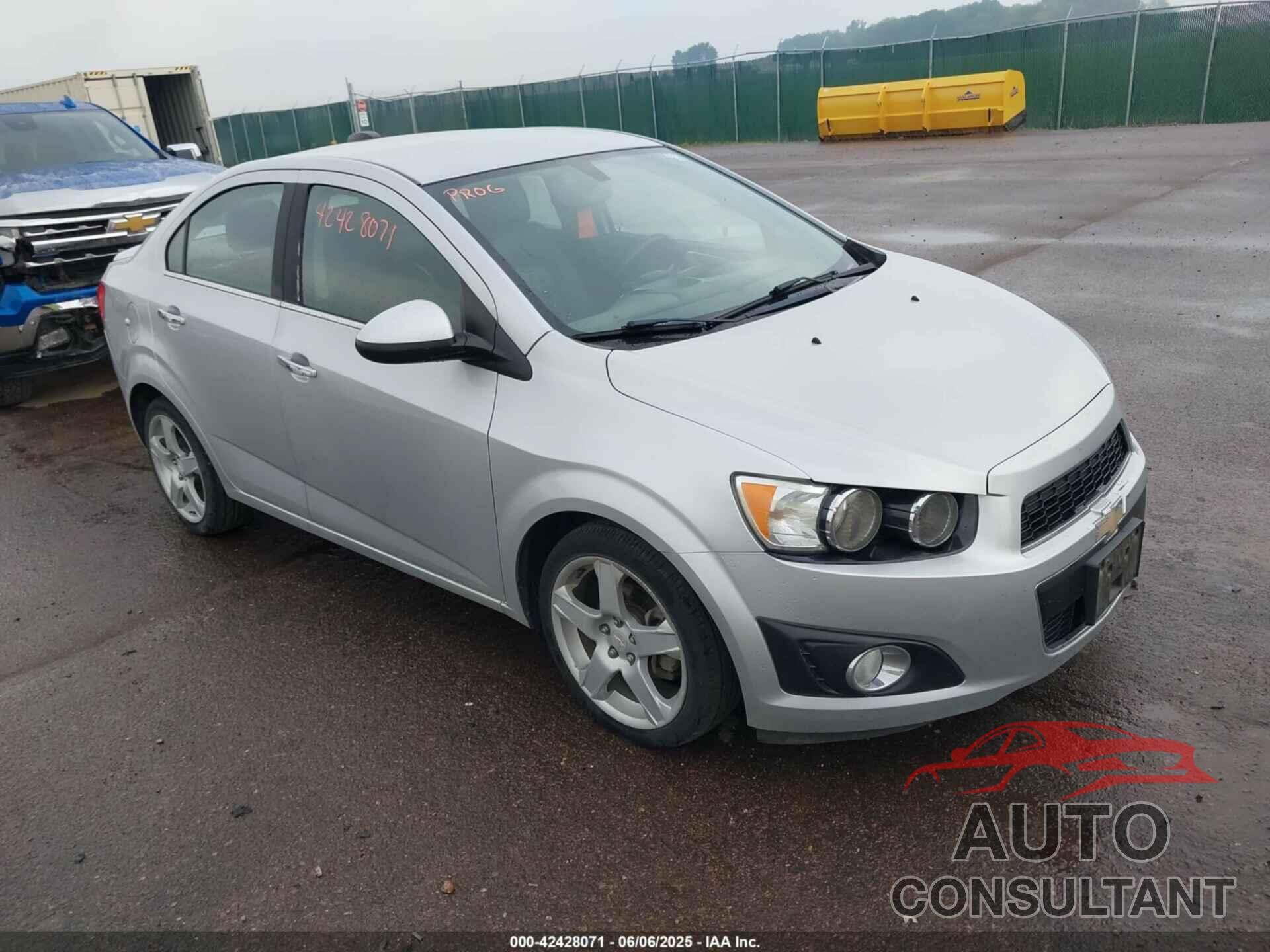 CHEVROLET SONIC 2015 - 1G1JE5SB2F4123973