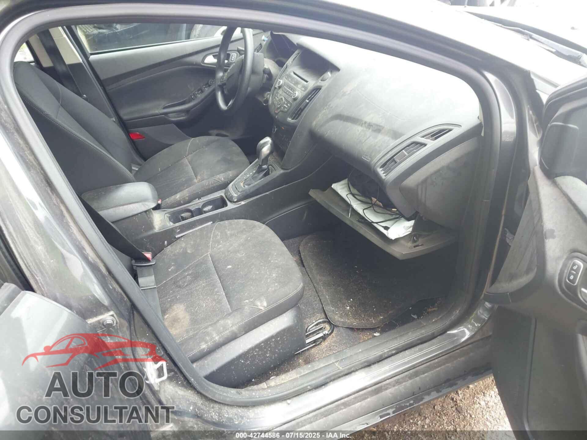 FORD FOCUS 2016 - 1FADP3F2XGL309724