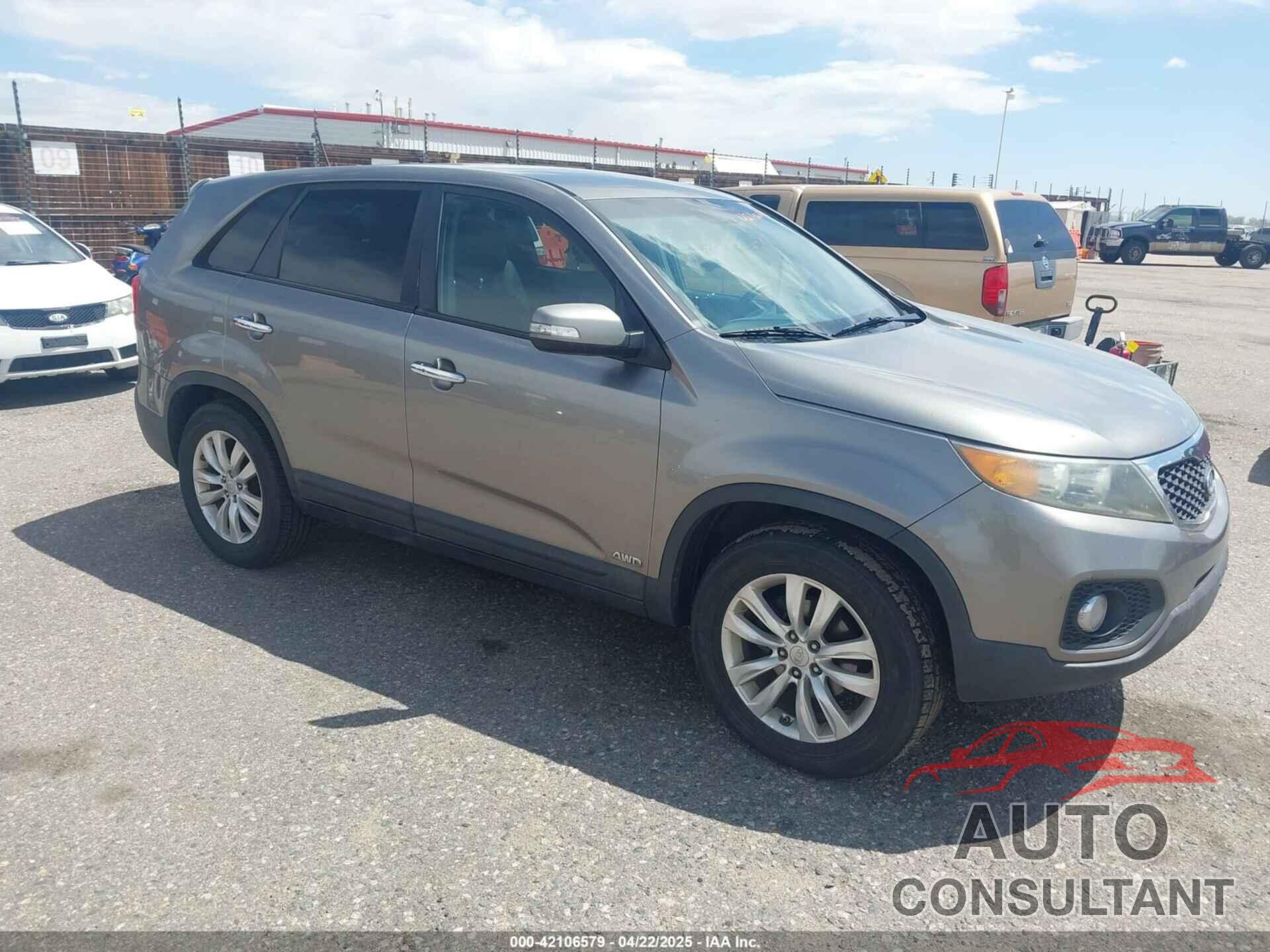 KIA SORENTO 2011 - 5XYKUDA29BG010219