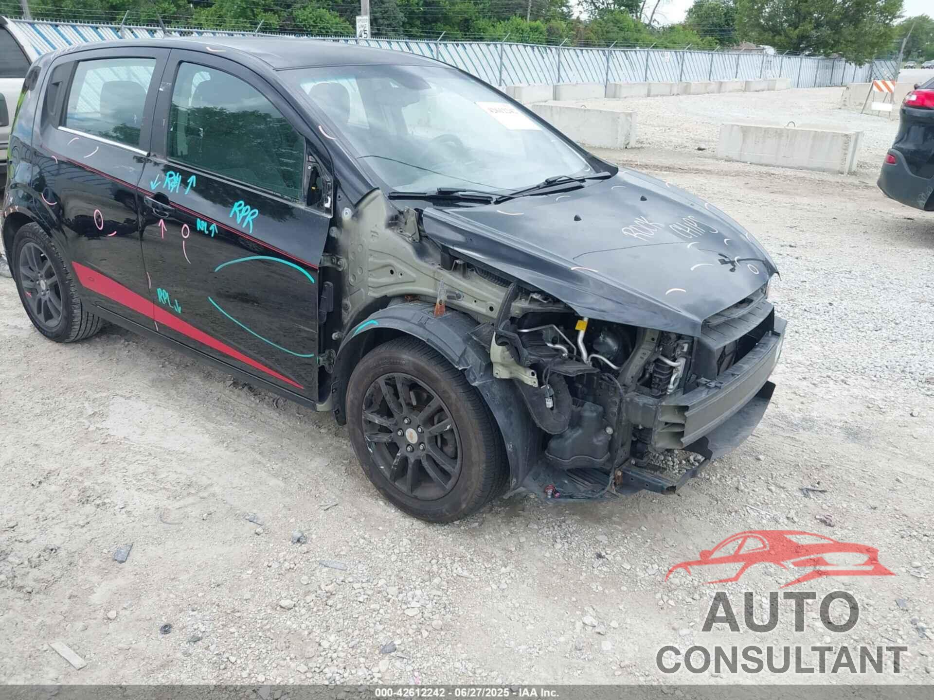 CHEVROLET SONIC 2012 - 1G1JC6SH0C4205020