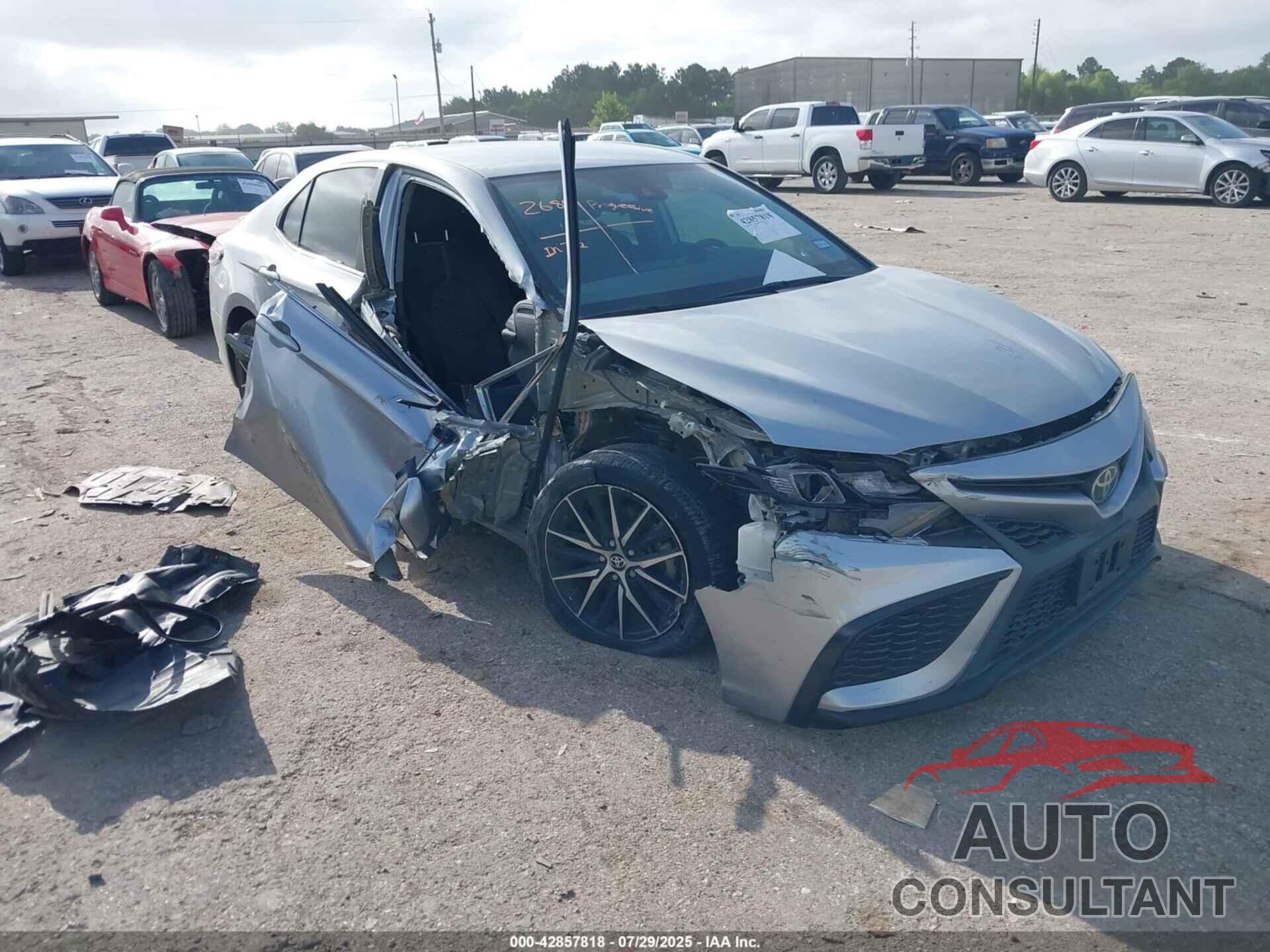 TOYOTA CAMRY 2021 - 4T1G11AK4MU533755