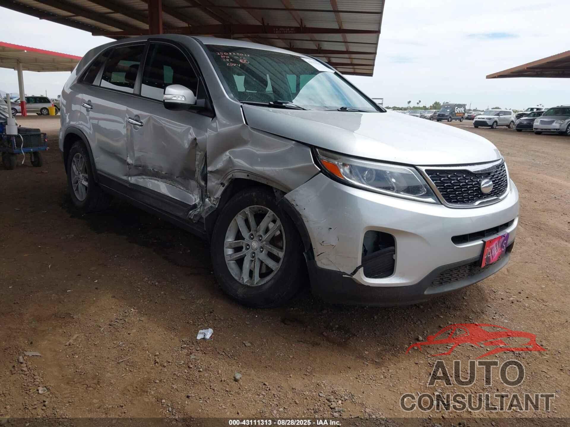 KIA SORENTO 2015 - 5XYKTCA62FG552994