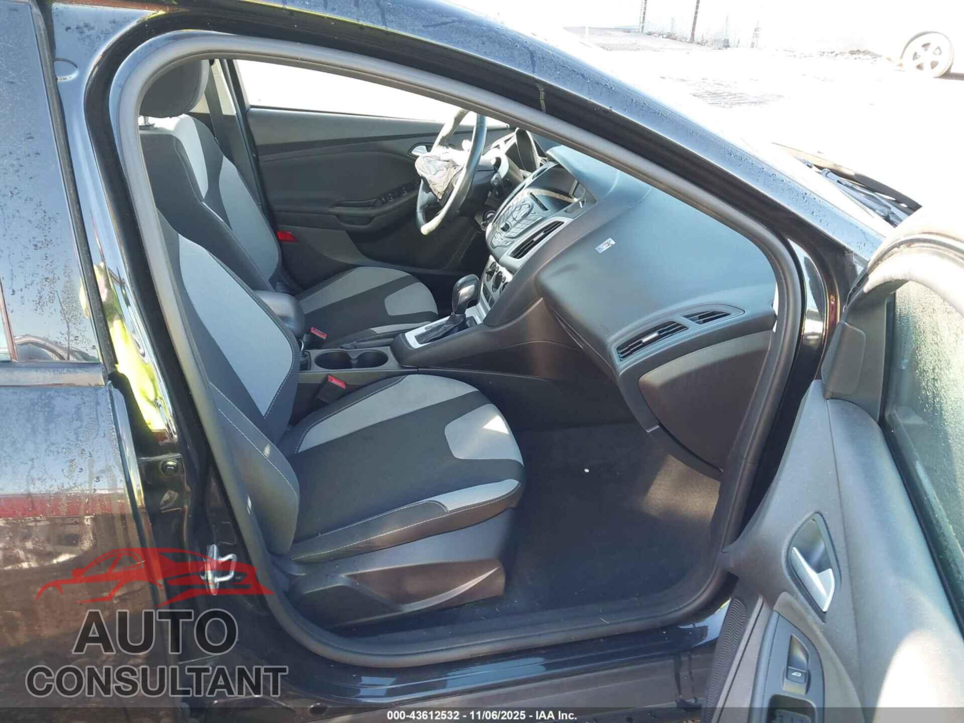 FORD FOCUS 2014 - 1FADP3K2XEL228984