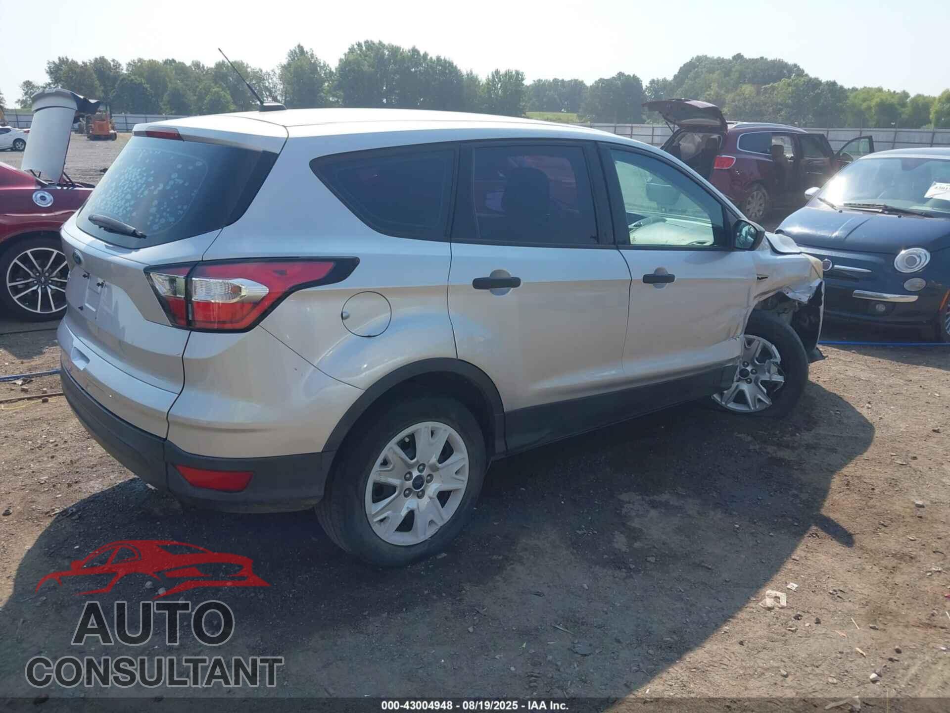 FORD ESCAPE 2017 - 1FMCU0F71HUD53191