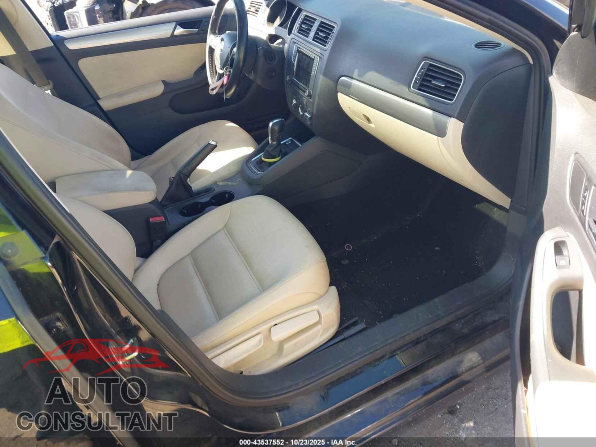 VOLKSWAGEN JETTA 2017 - 3VWDB7AJ7HM208314