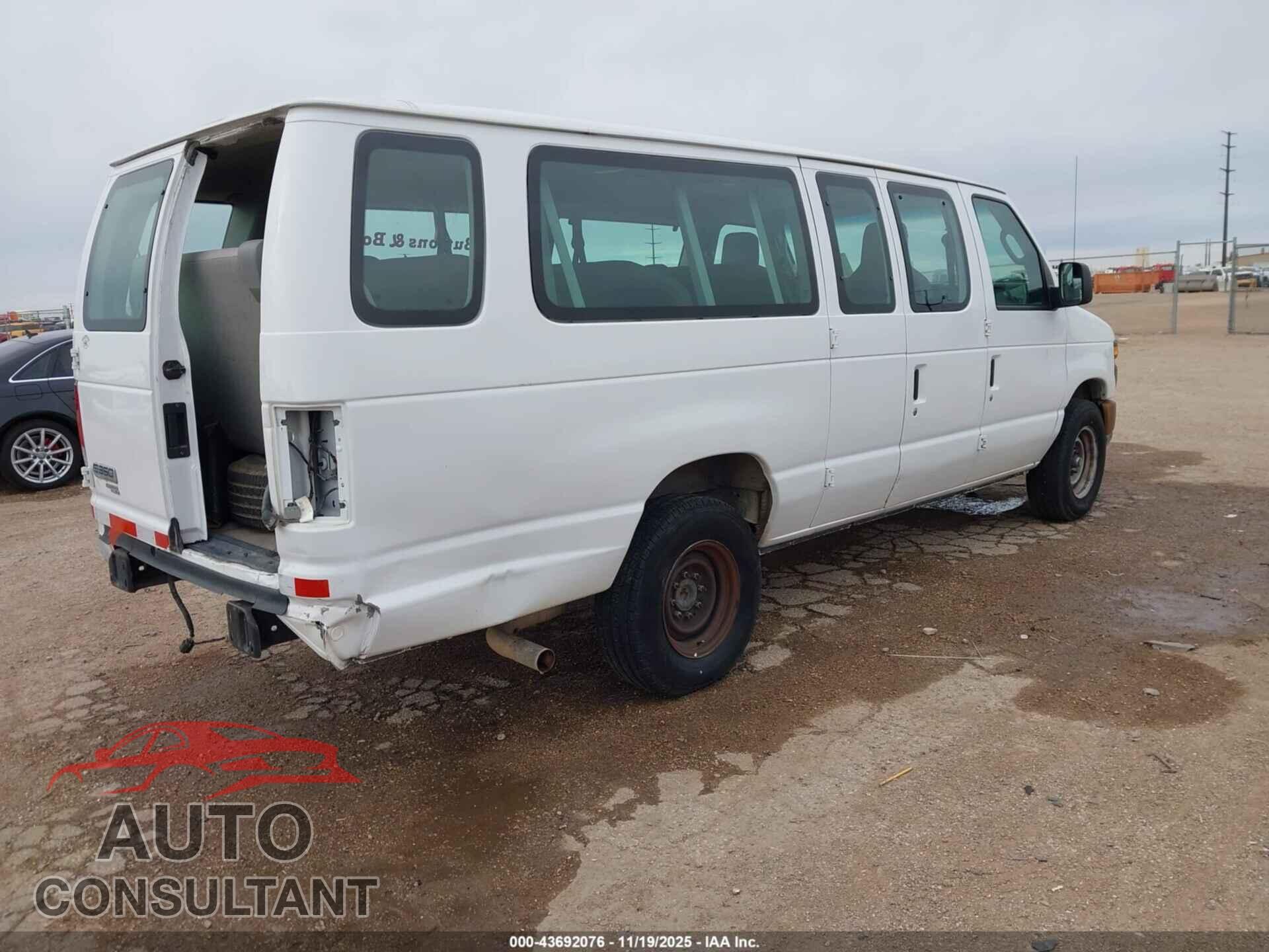 FORD E-350 SUPER DUTY 2011 - 1FBSS3BLXBDB29052