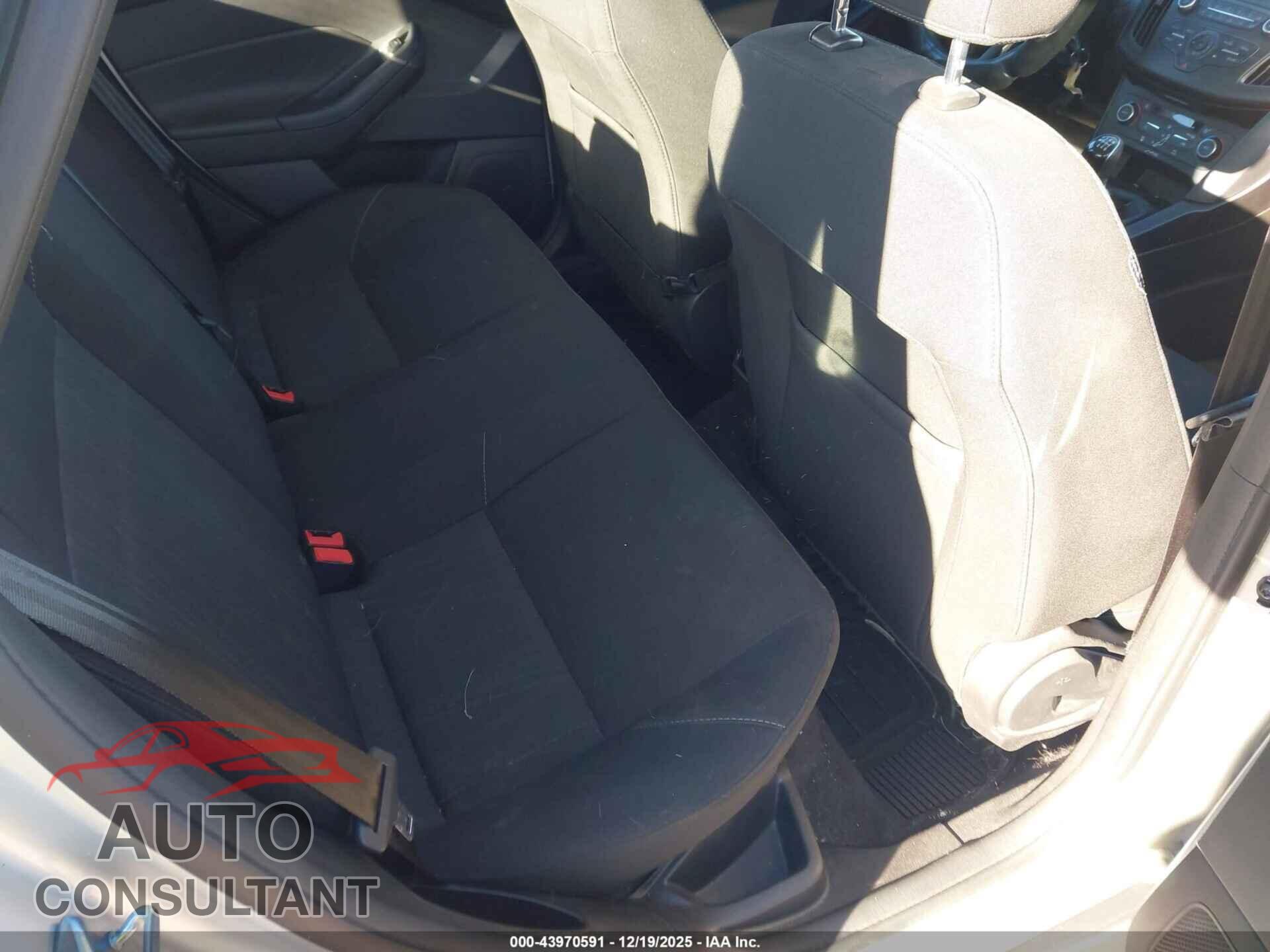 FORD FOCUS 2017 - 1FADP3FE2HL282899