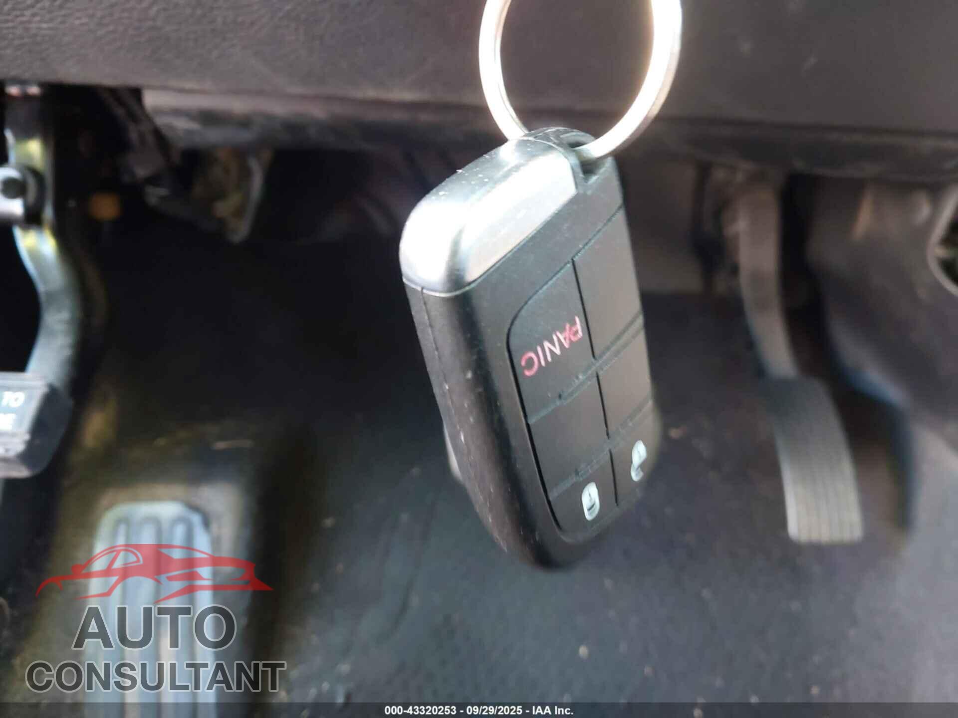 DODGE JOURNEY 2013 - 3C4PDCBG1DT505357