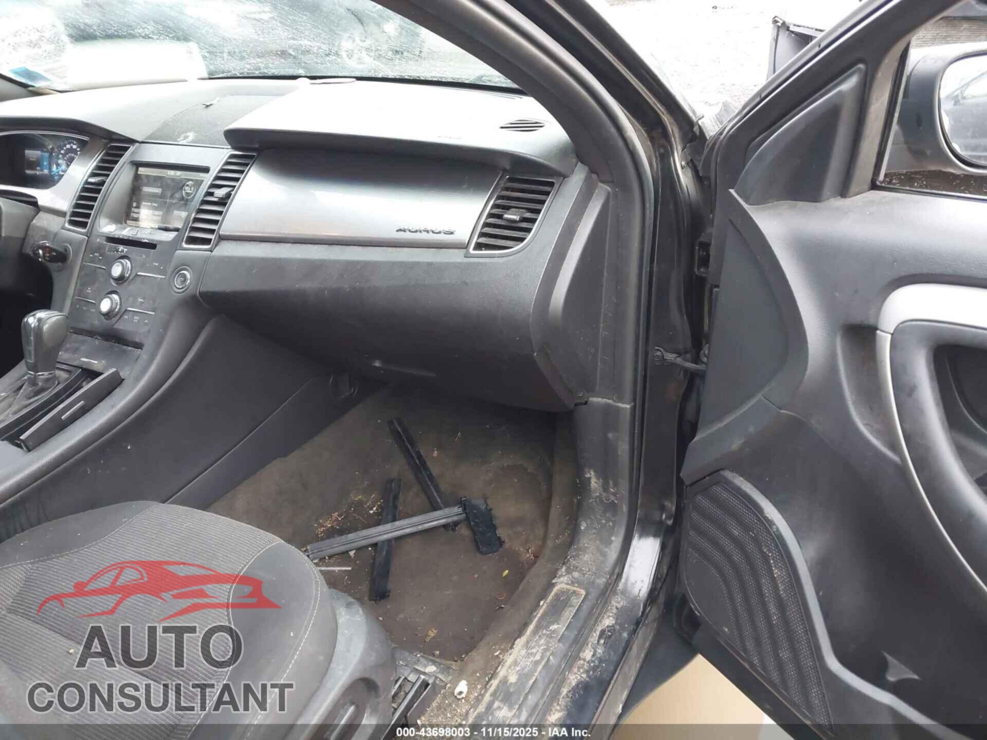 FORD TAURUS 2013 - 1FAHP2E84DG228997