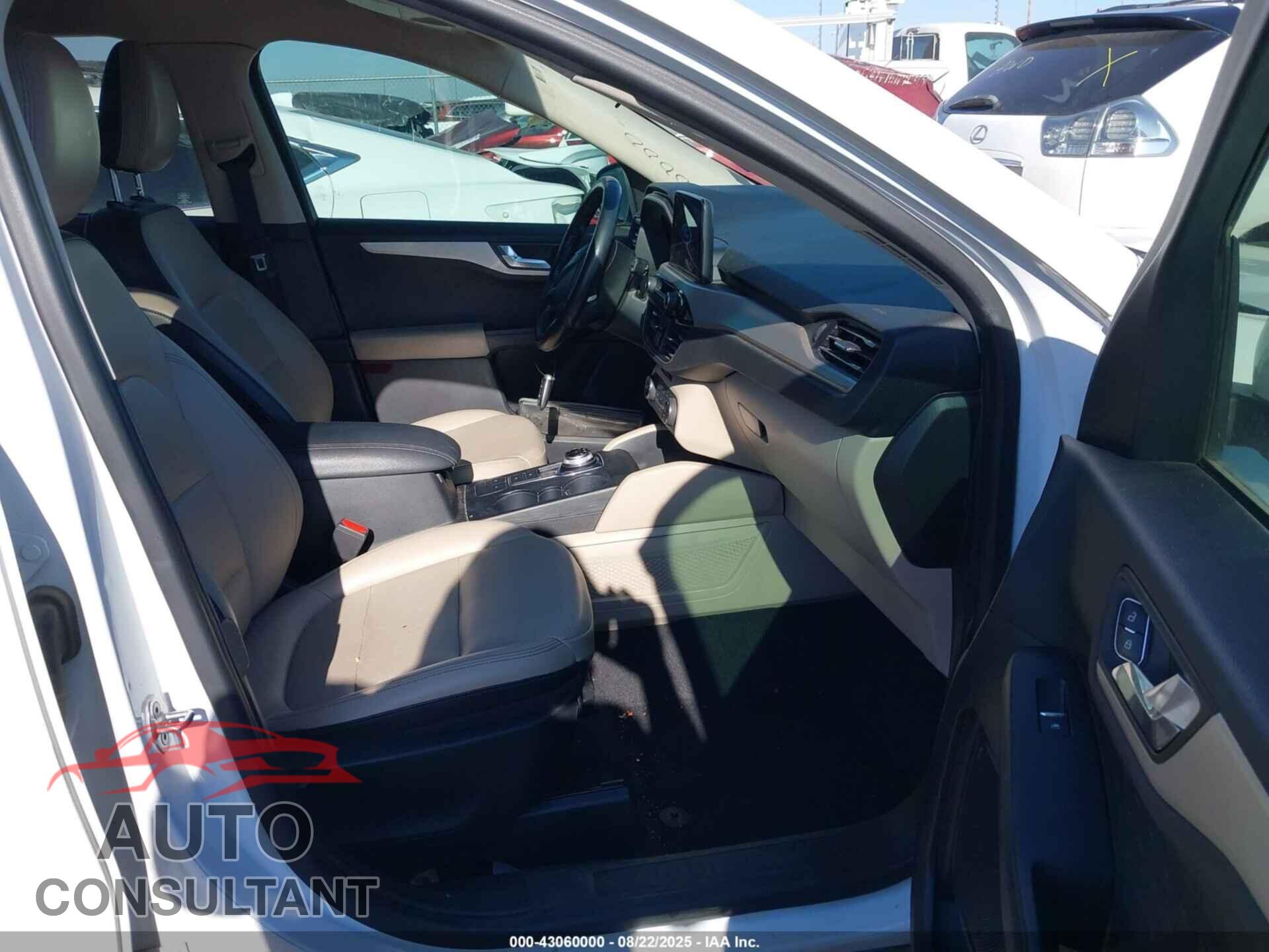 FORD ESCAPE 2020 - 1FMCU0H68LUA10147