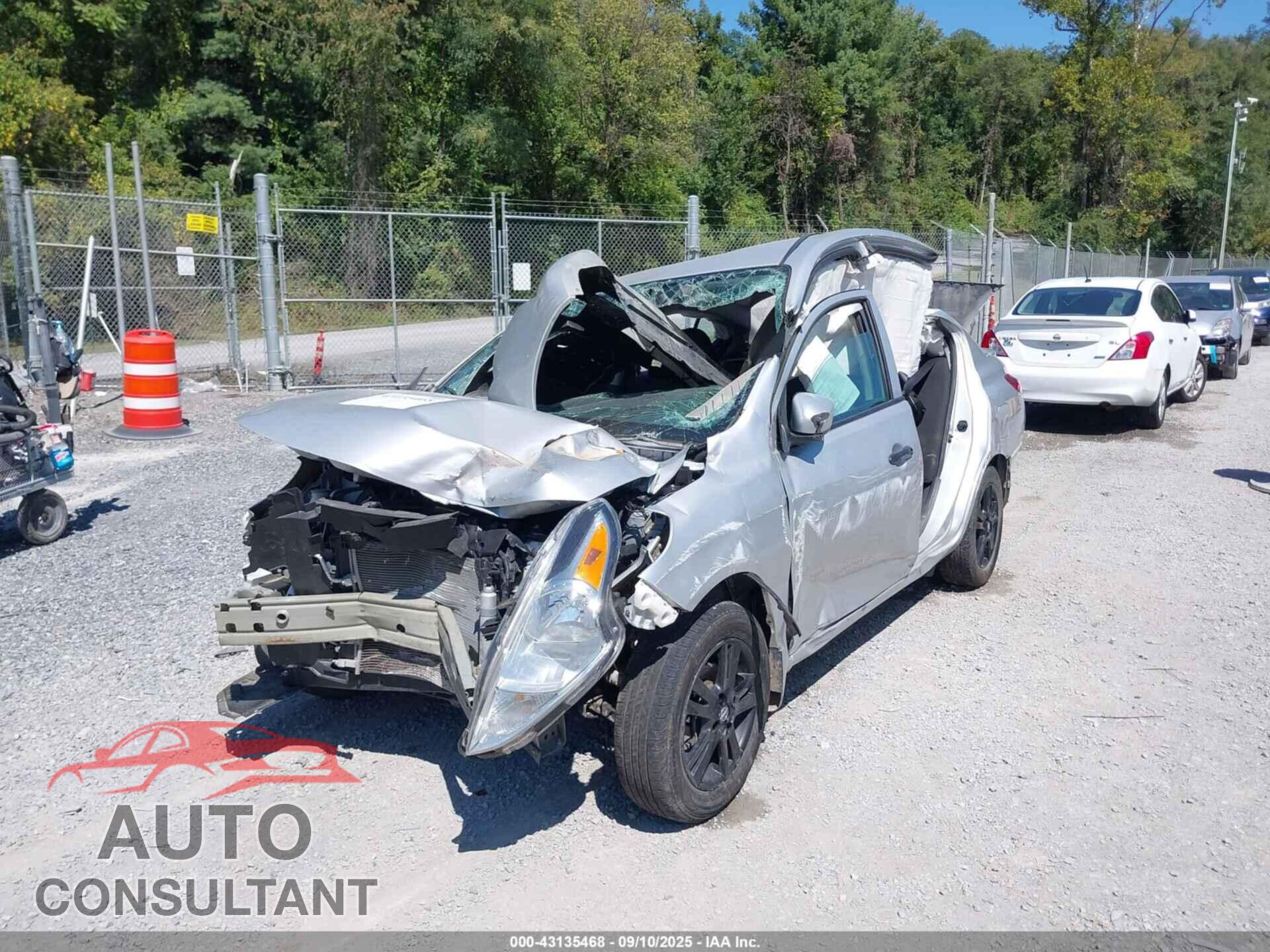 NISSAN VERSA 2019 - 3N1CN7AP3KL827275