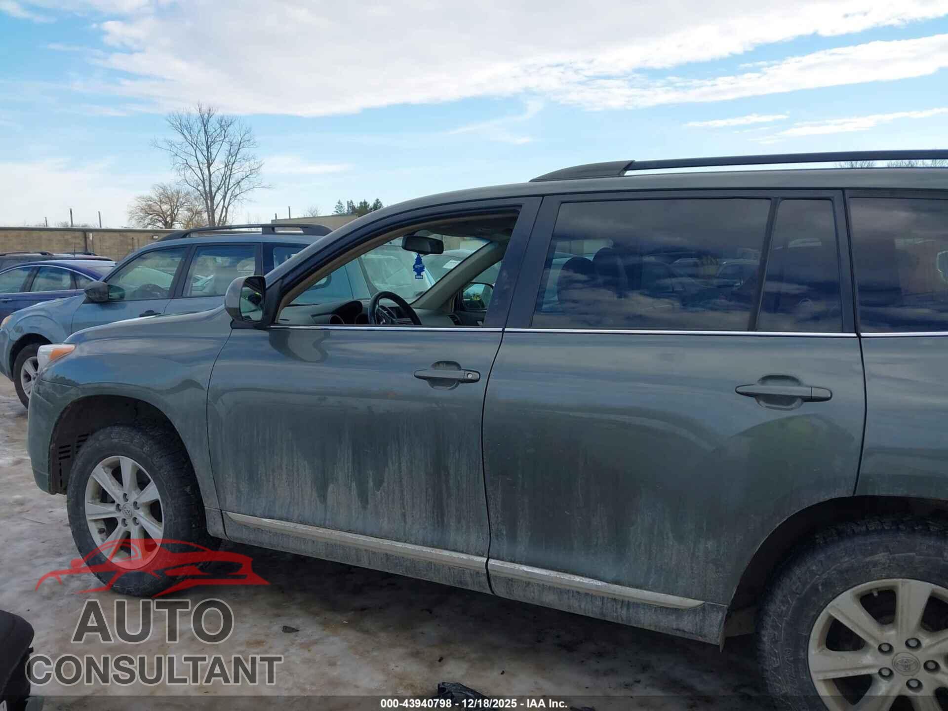 TOYOTA HIGHLANDER 2013 - 5TDBK3EH8DS239172