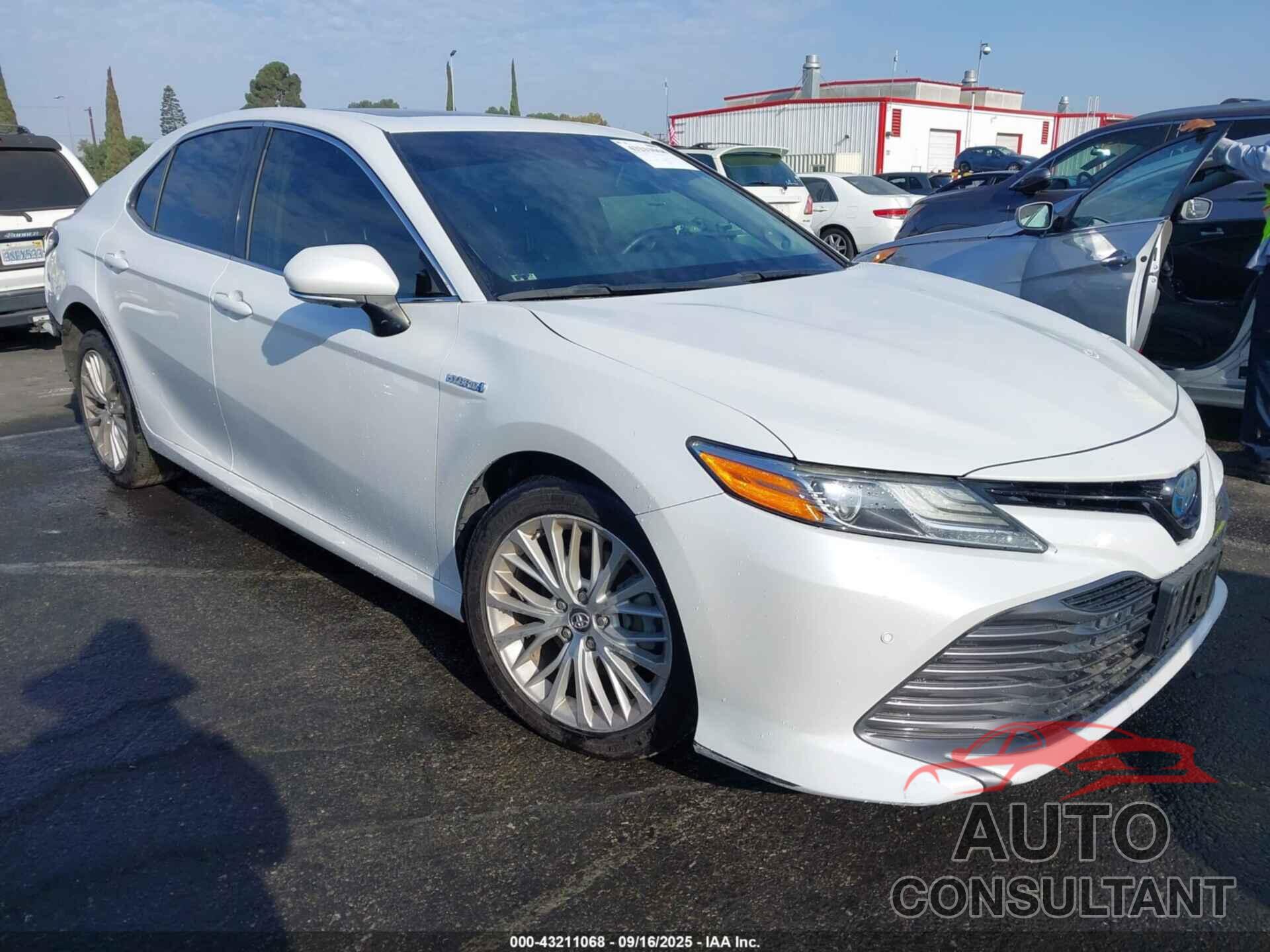 TOYOTA CAMRY HYBRID 2018 - 4T1B21HK4JU006372