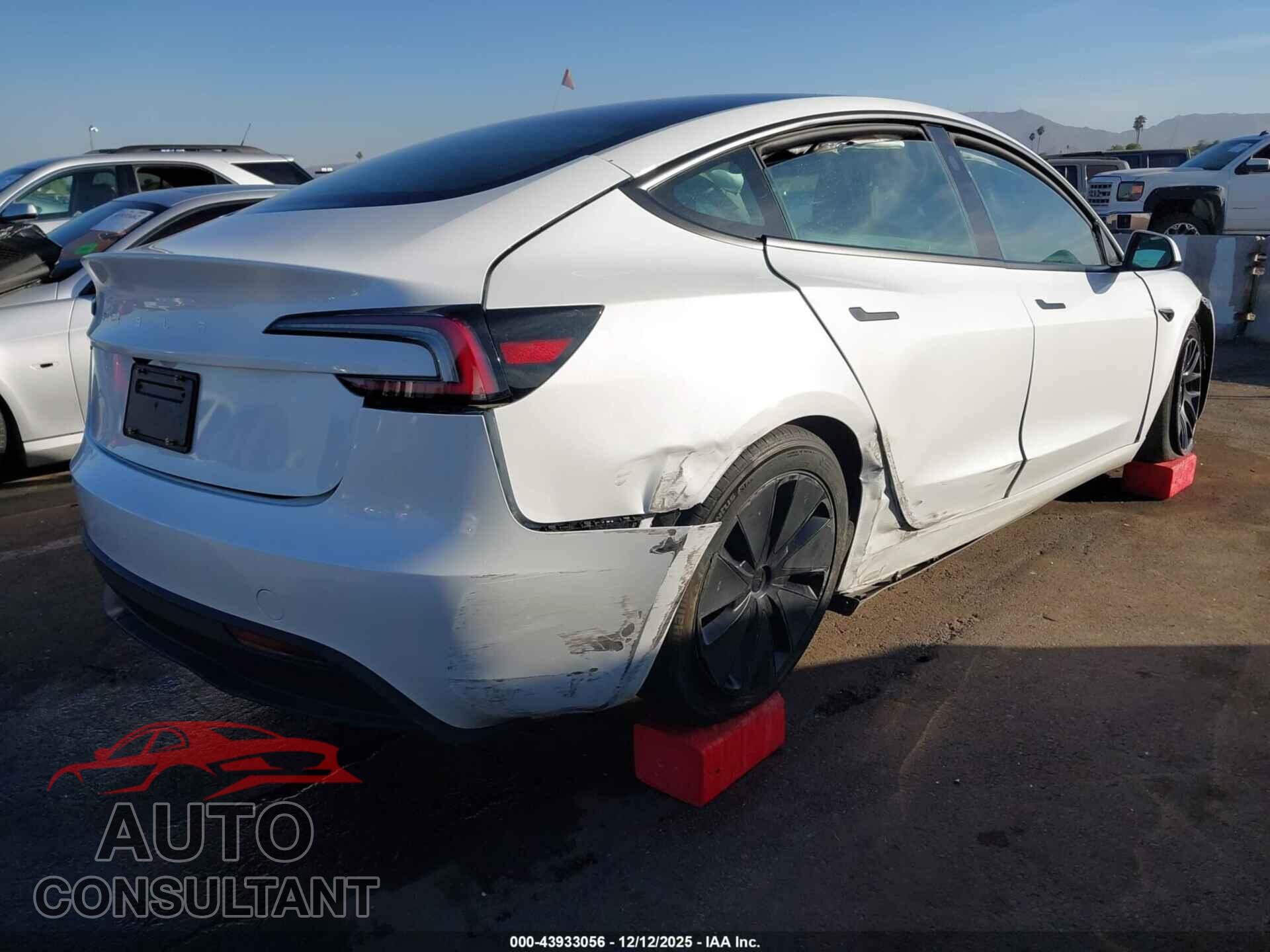 TESLA MODEL 3 2024 - 5YJ3E1EA8RF737872