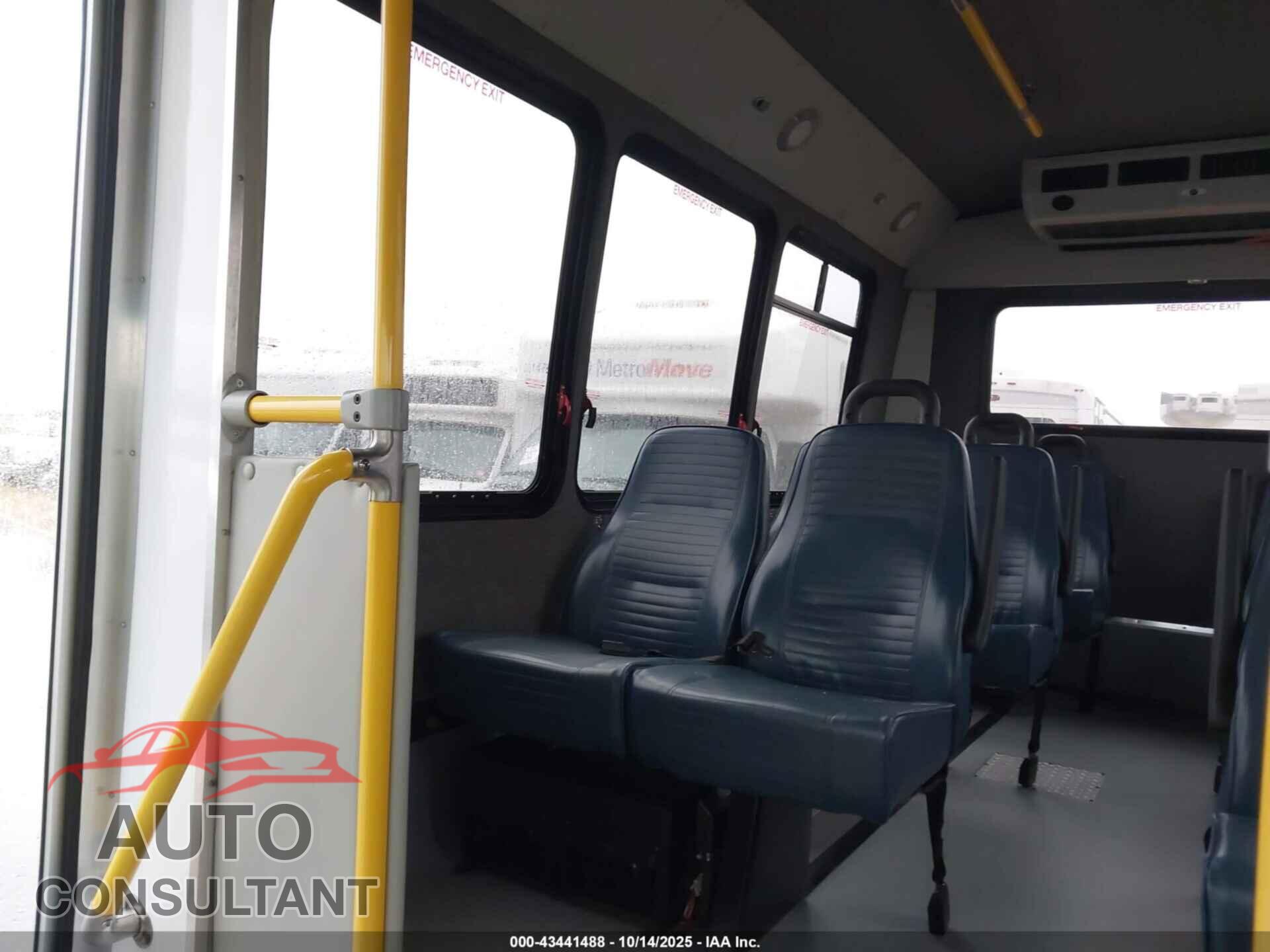 FORD E-350 CUTAWAY 2018 - 1FDEE3FSXJDC33164