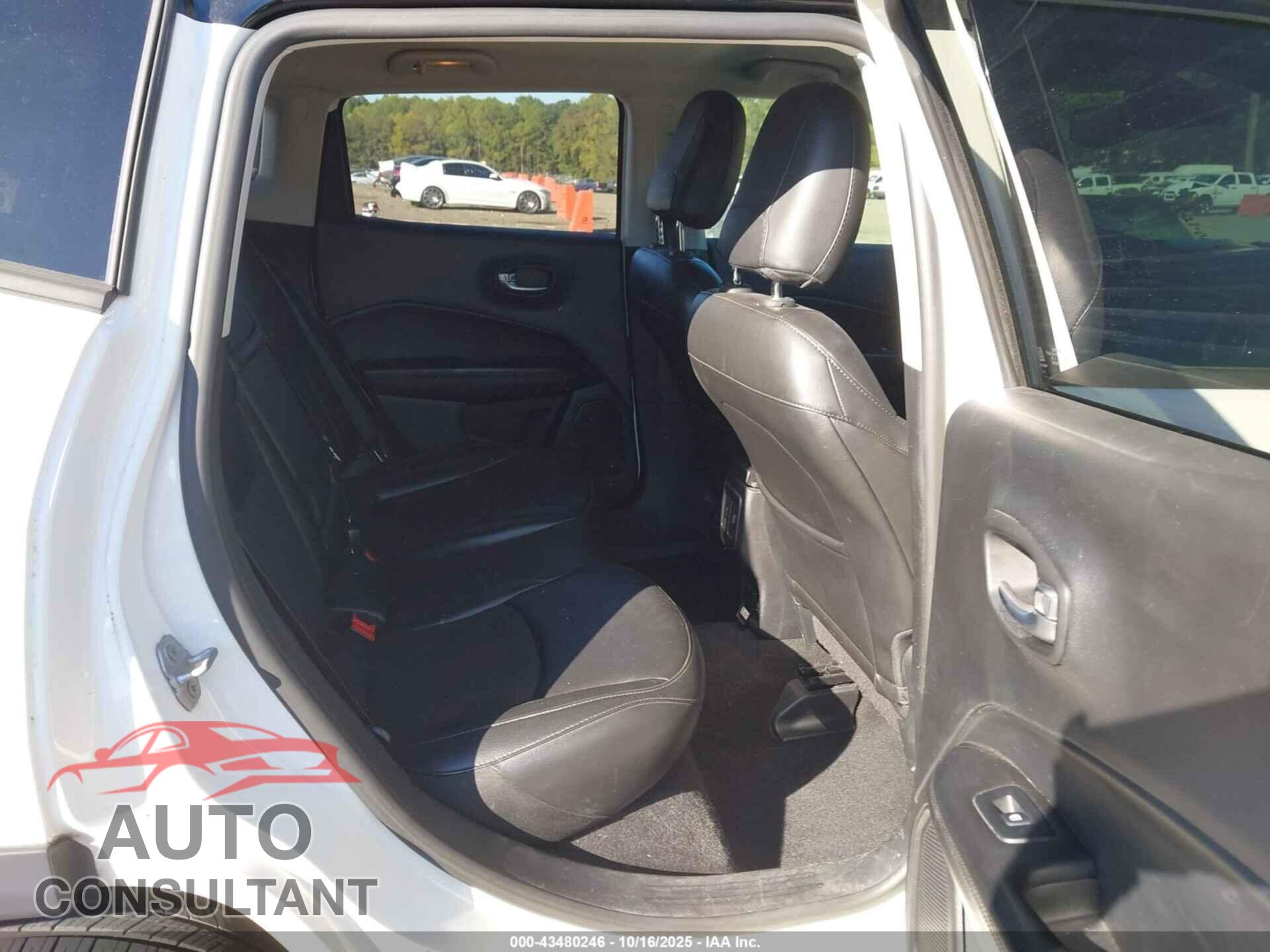 JEEP COMPASS 2019 - 3C4NJCBBXKT677386