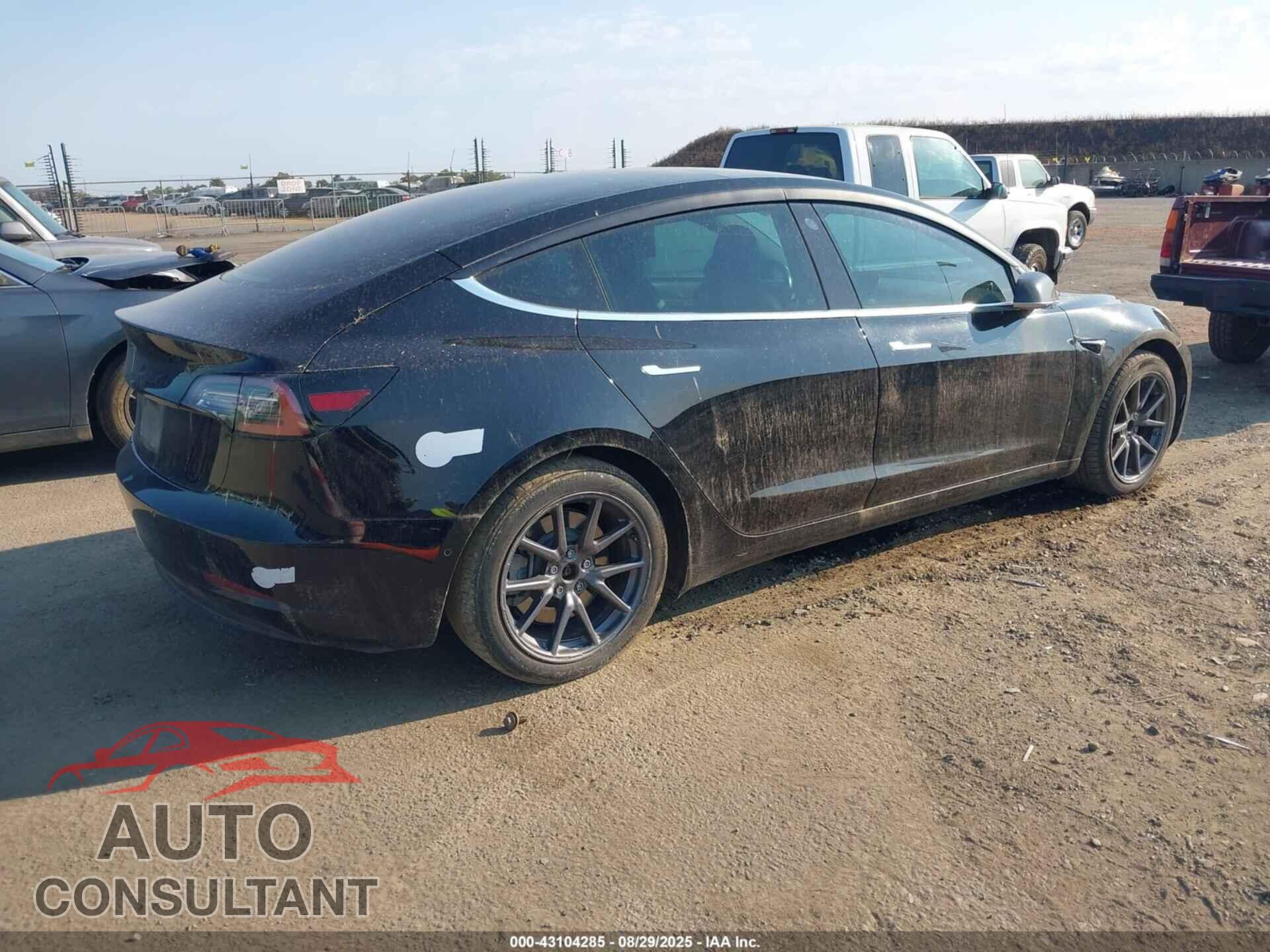 TESLA MODEL 3 2018 - 5YJ3E1EA7JF071009