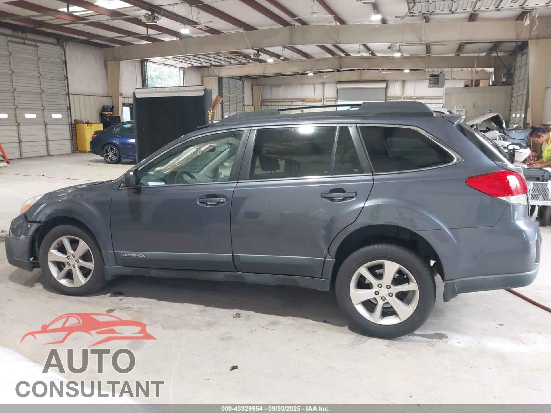 SUBARU OUTBACK 2014 - 4S4BRBLC4E3328670