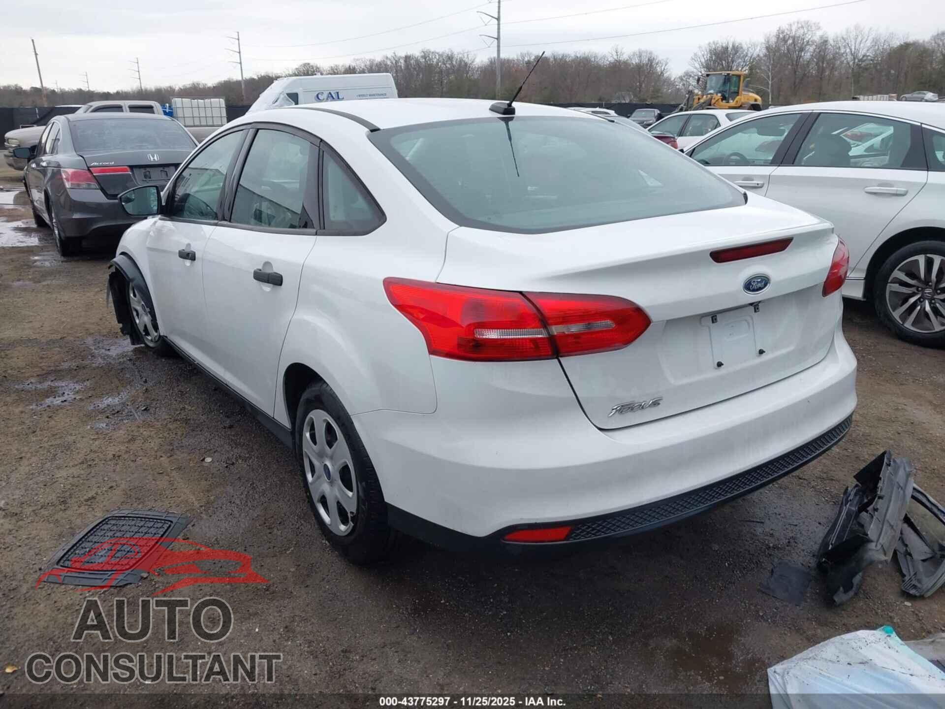 FORD FOCUS 2015 - 1FADP3E28FL273676