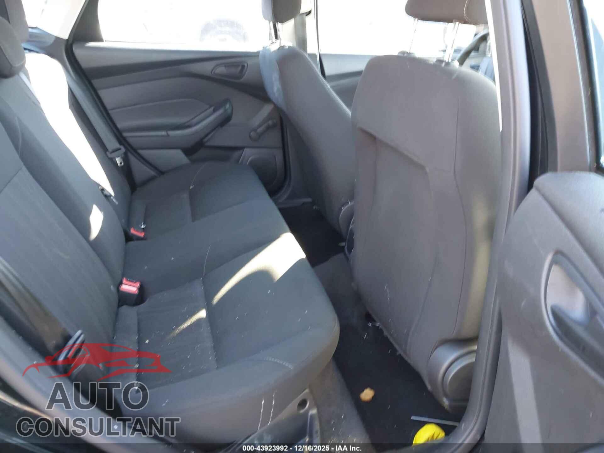 FORD FOCUS 2017 - 1FADP3E29HL305540