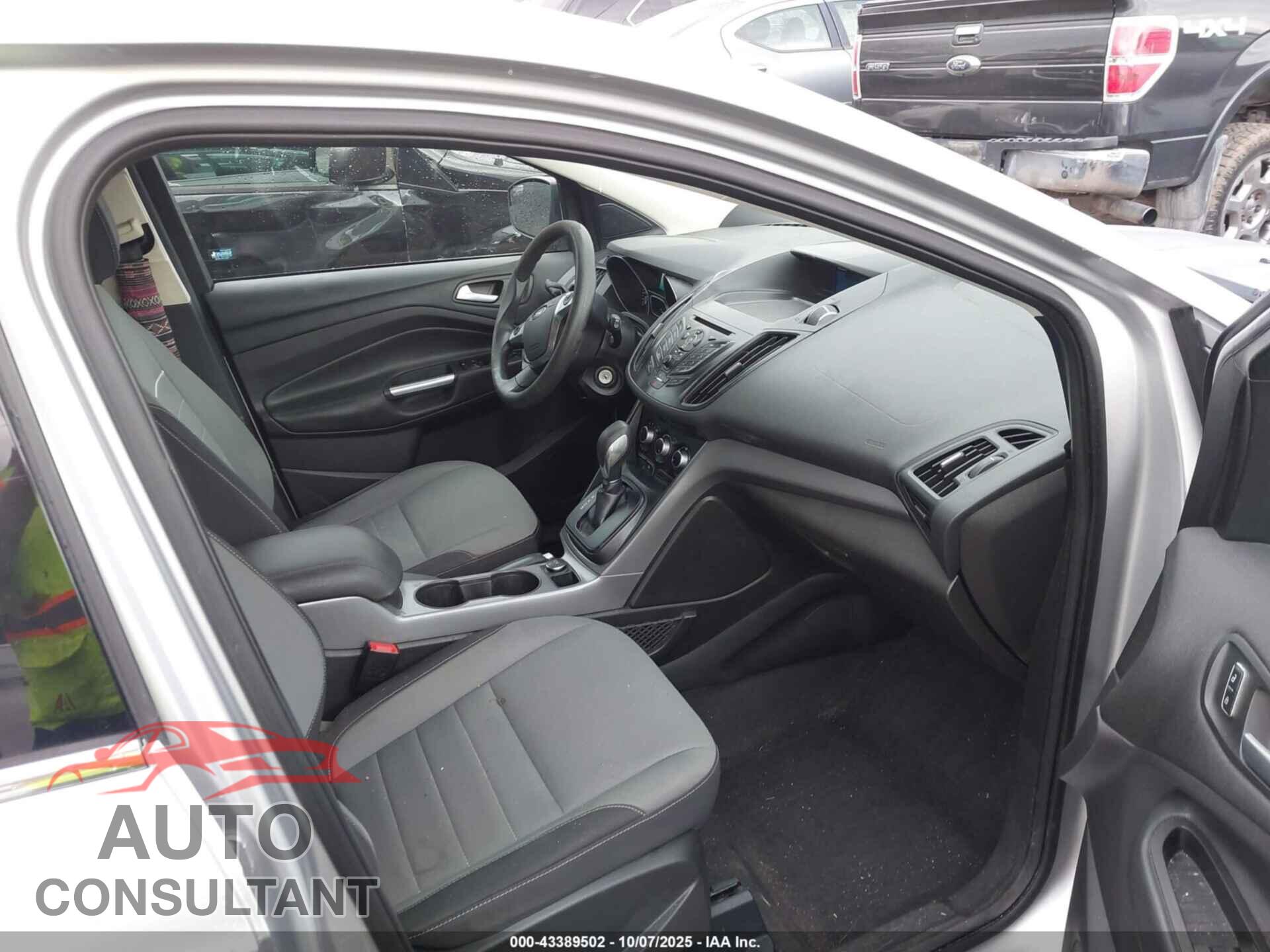 FORD ESCAPE 2015 - 1FMCU0G77FUB79378