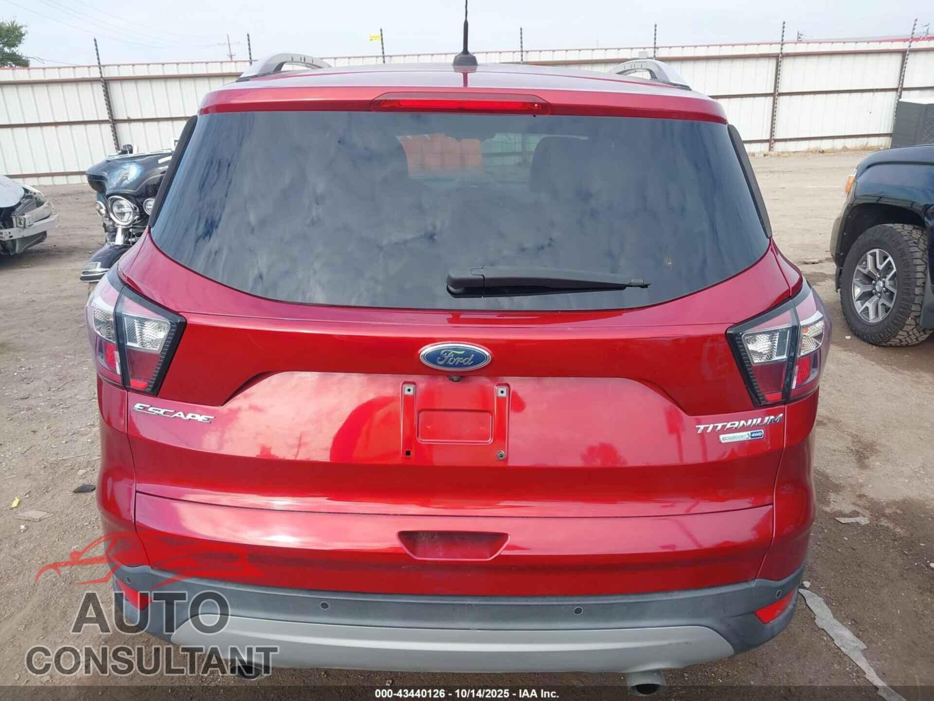 FORD ESCAPE 2017 - 1FMCU9J92HUE25190