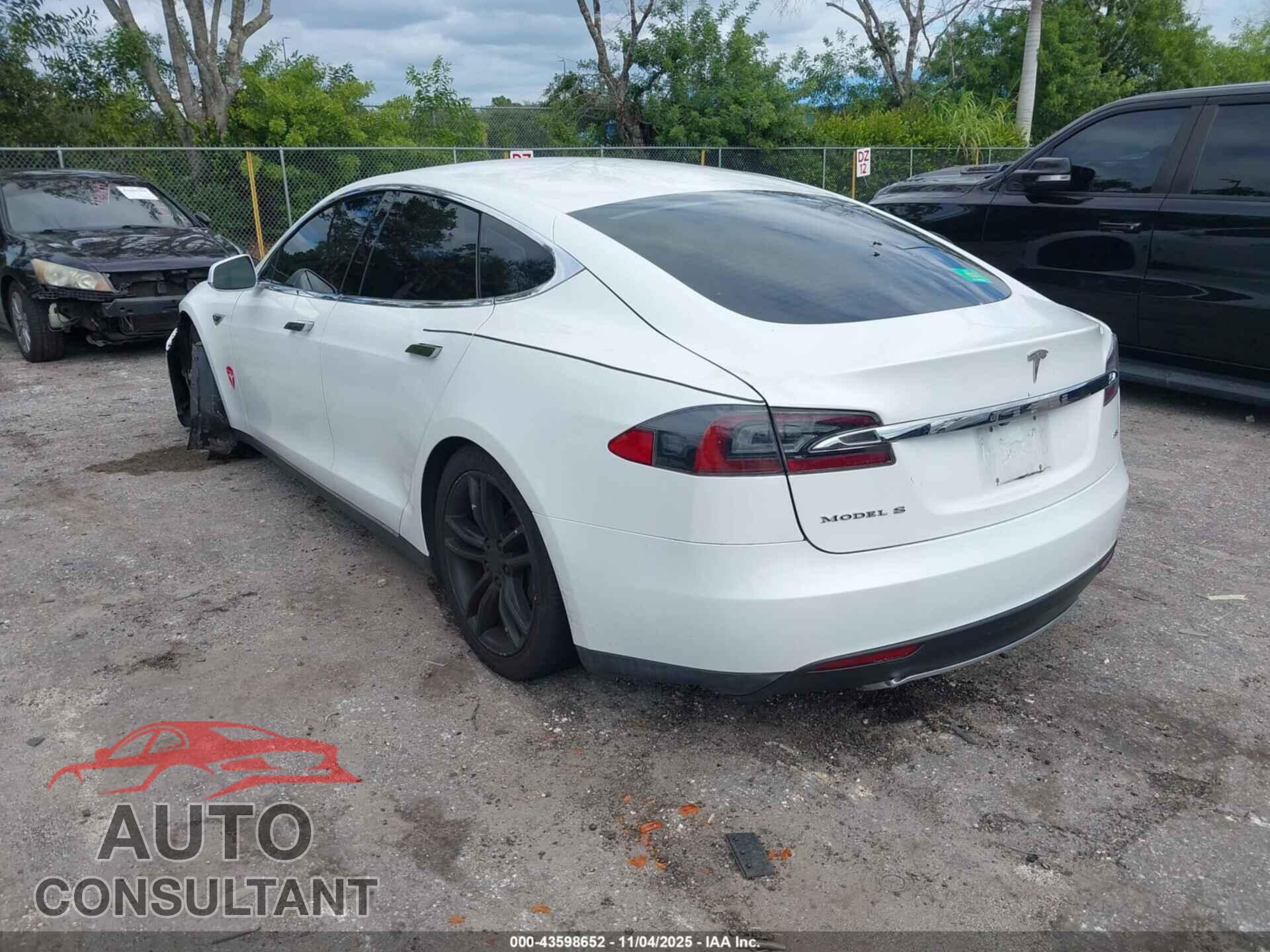 TESLA MODEL S 2013 - 5YJSA1DN3DFP13788
