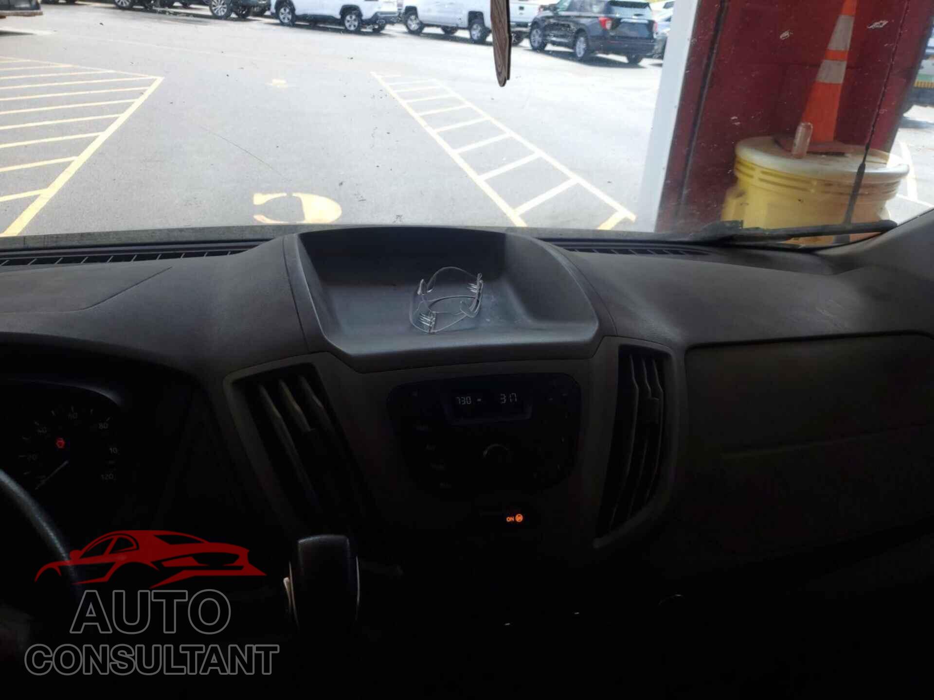 FORD TRANSIT 2017 - 1FTYE1YM9HKA68041