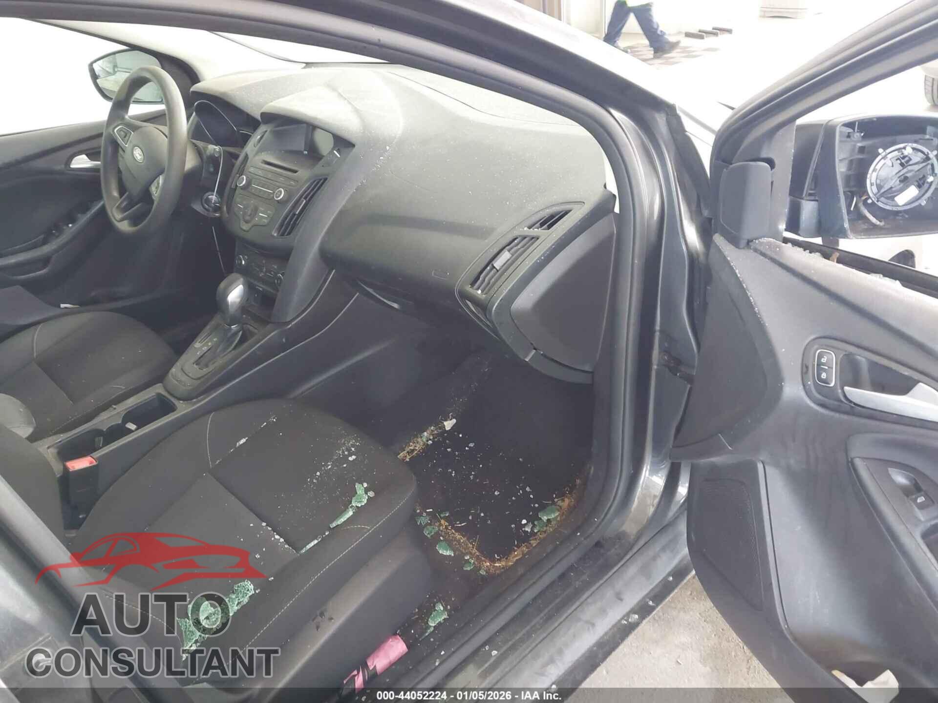 FORD FOCUS 2017 - 1FADP3K20HL337796