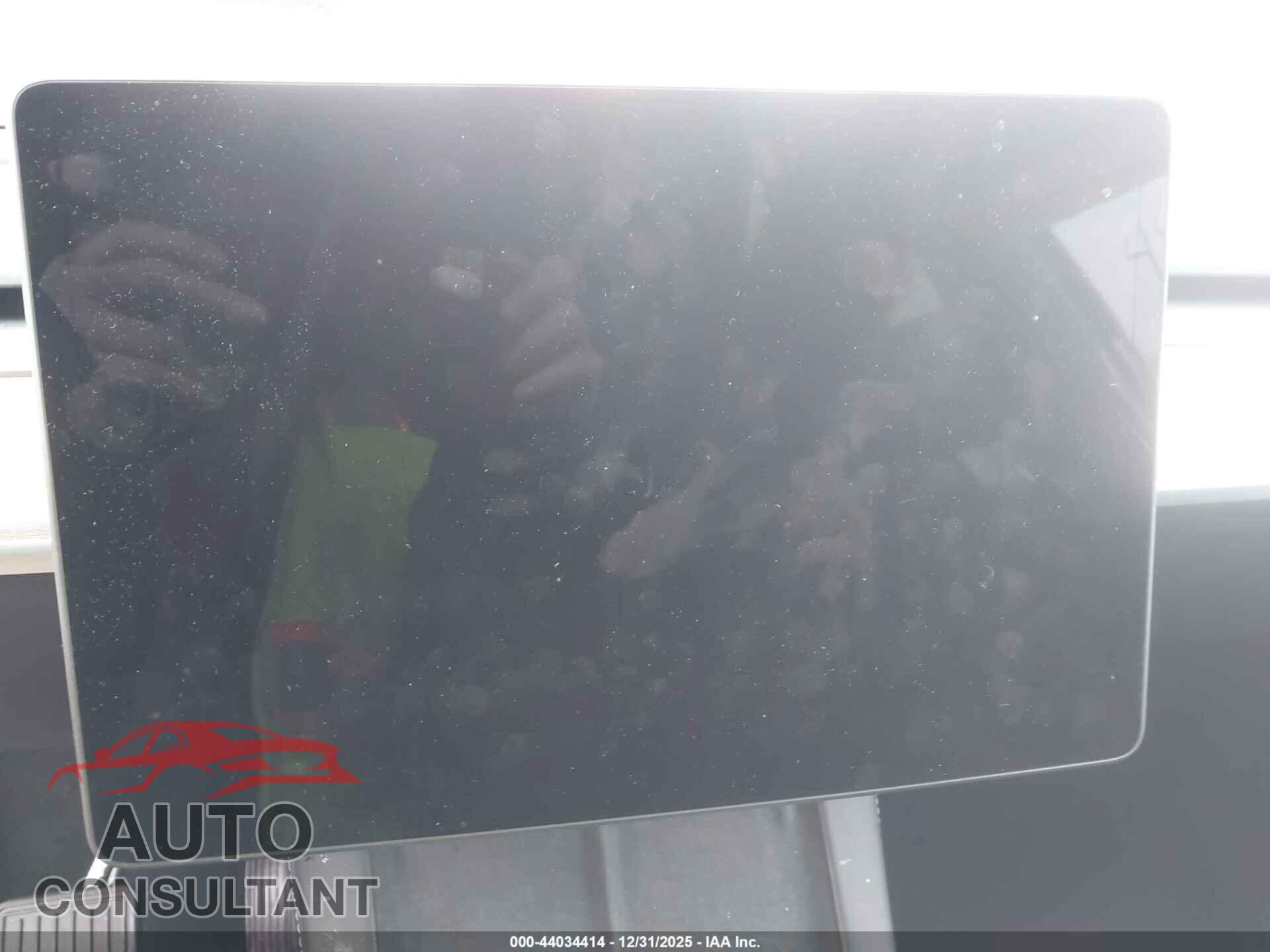 TESLA MODEL Y 2023 - 7SAYGDEE0PA172079