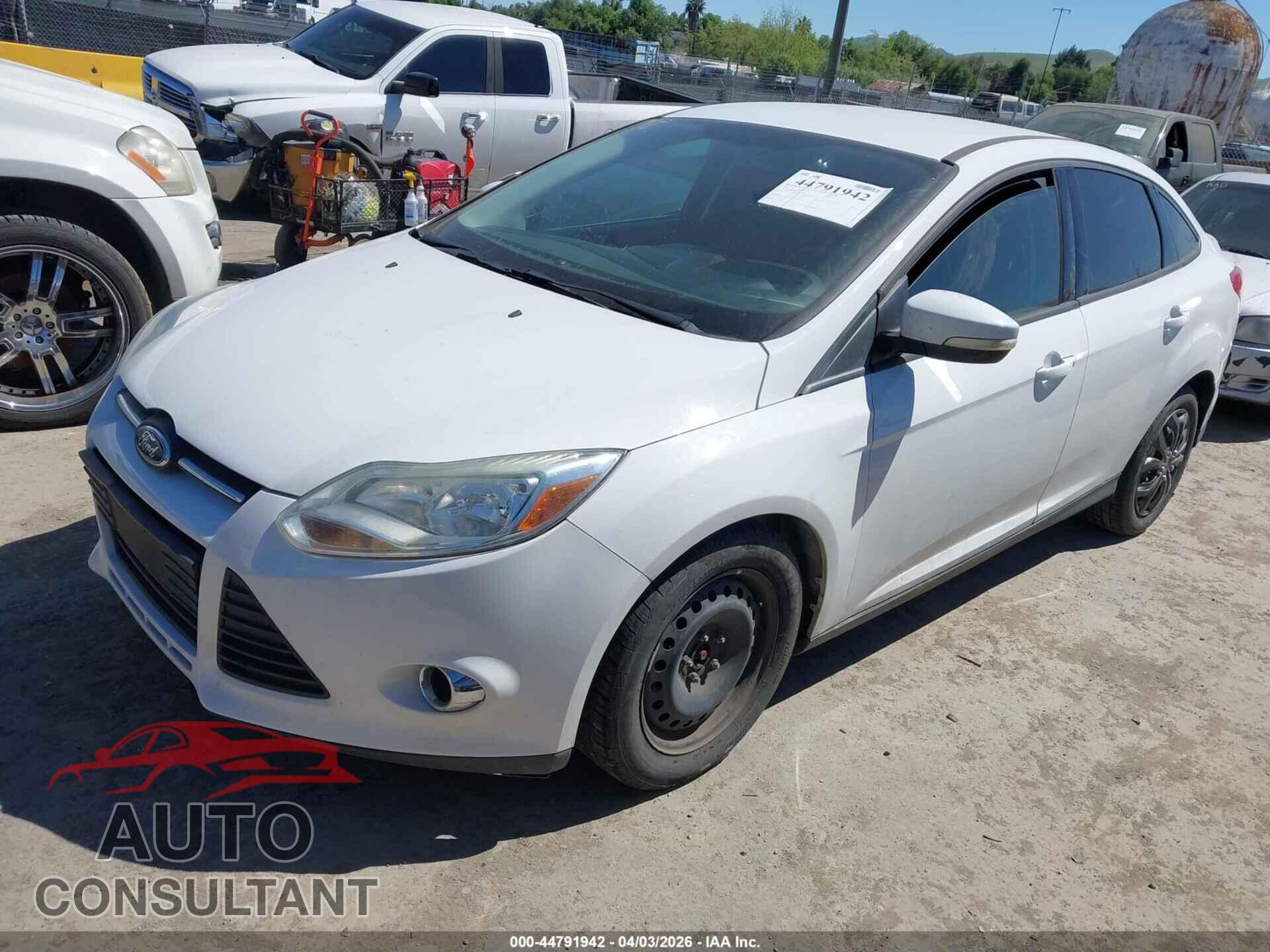 FORD FOCUS 2012 - 1FAHP3F20CL155391