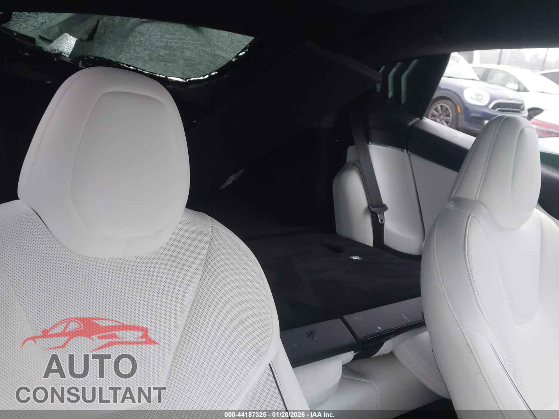 TESLA MODEL S 2024 - 5YJSA1E66RF534577