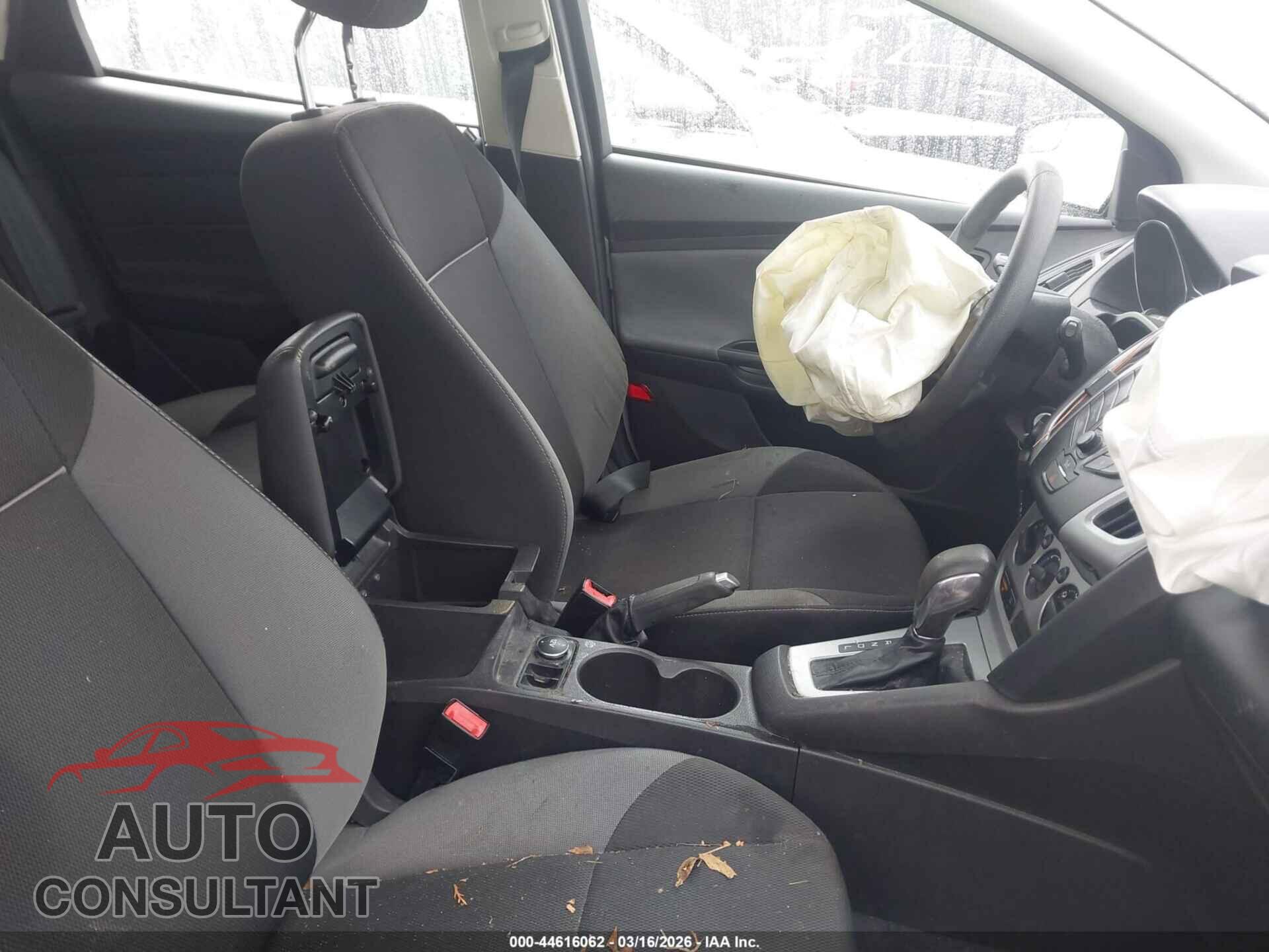 FORD FOCUS 2012 - 1FAHP3K2XCL136322