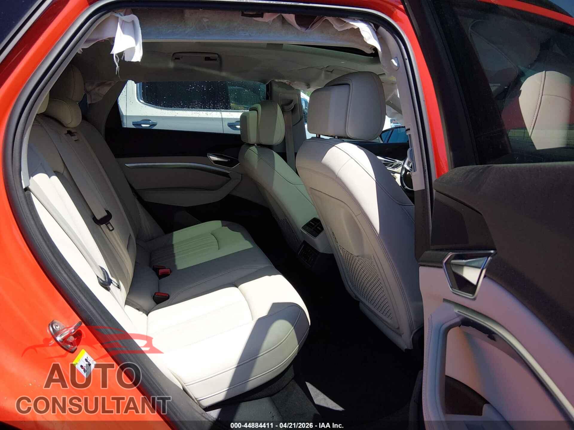 AUDI E-TRON 2021 - WA1LAAGE8MB036136