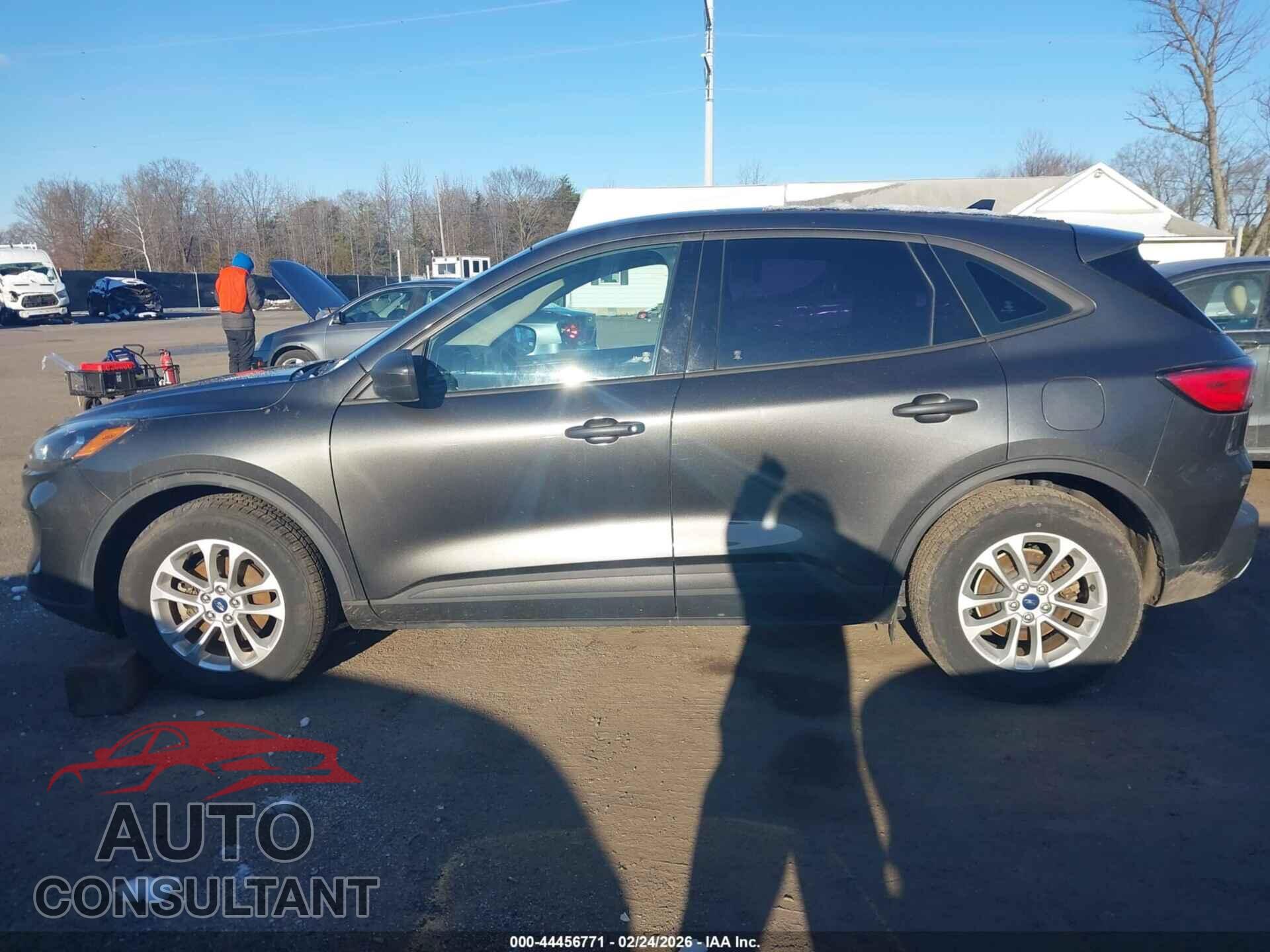FORD ESCAPE 2020 - 1FMCU0F60LUA24935