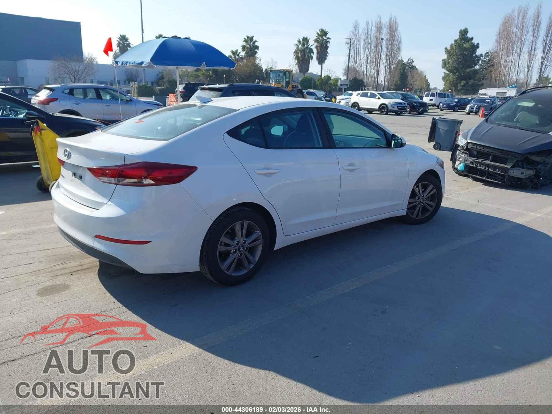 HYUNDAI ELANTRA 2018 - 5NPD84LF4JH257331