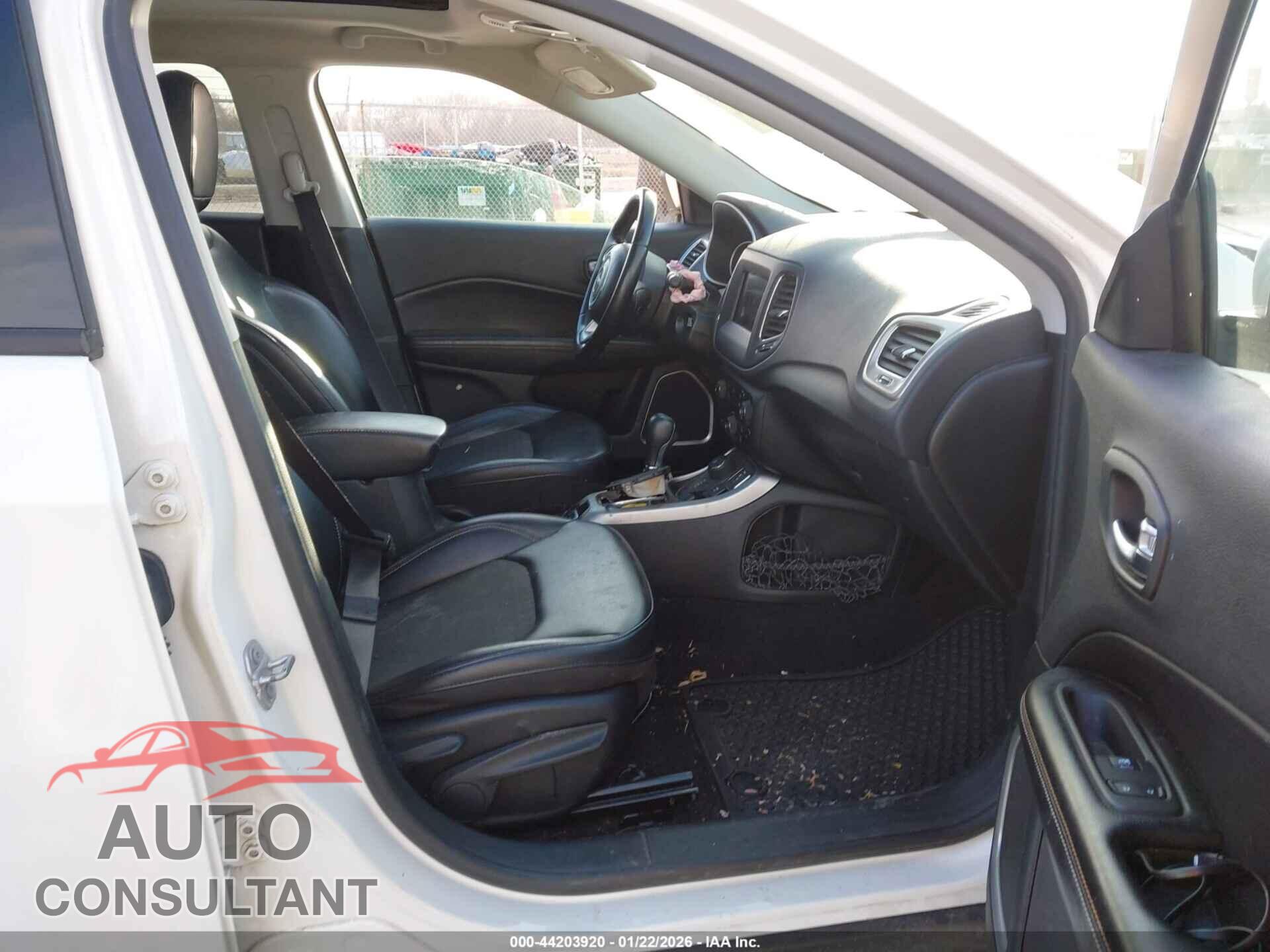 JEEP COMPASS 2020 - 3C4NJDBB1LT251982