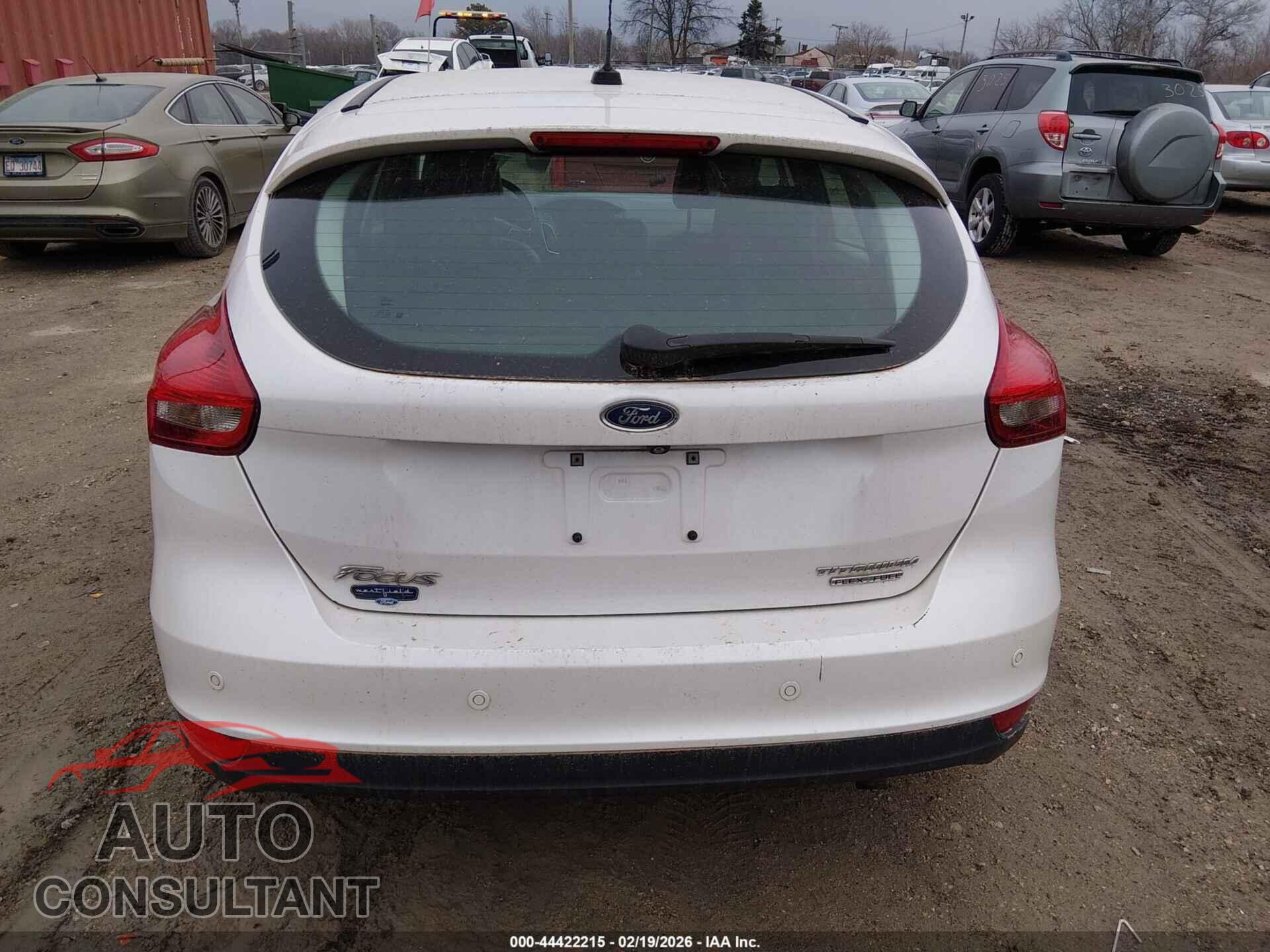 FORD FOCUS 2015 - 1FADP3N20FL378745