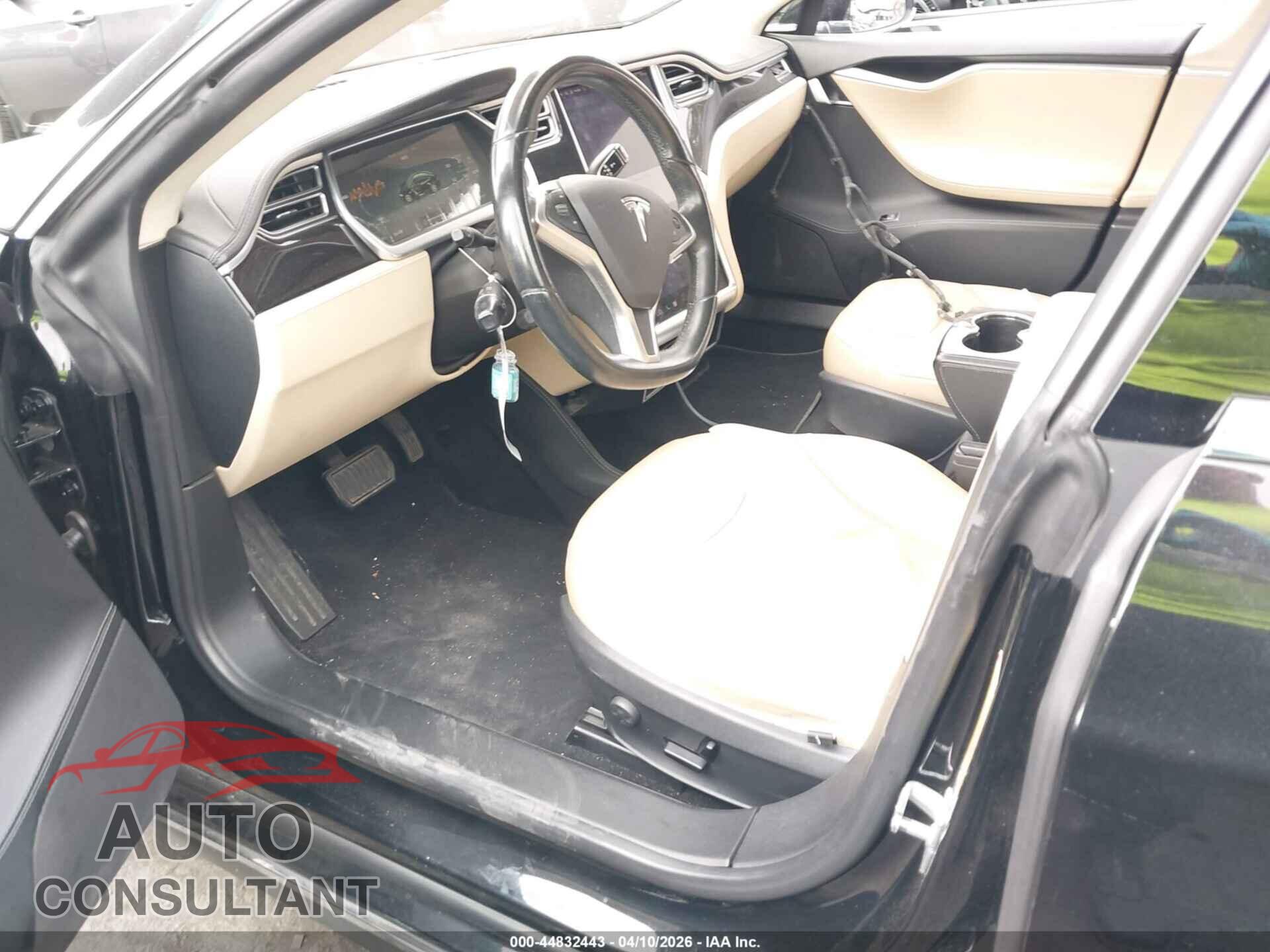TESLA MODEL S 2014 - 5YJSA1H10EFP33151
