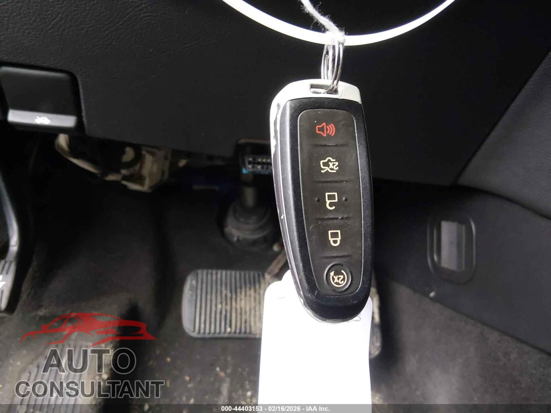 FORD TAURUS 2015 - 1FAHP2E88FG119087
